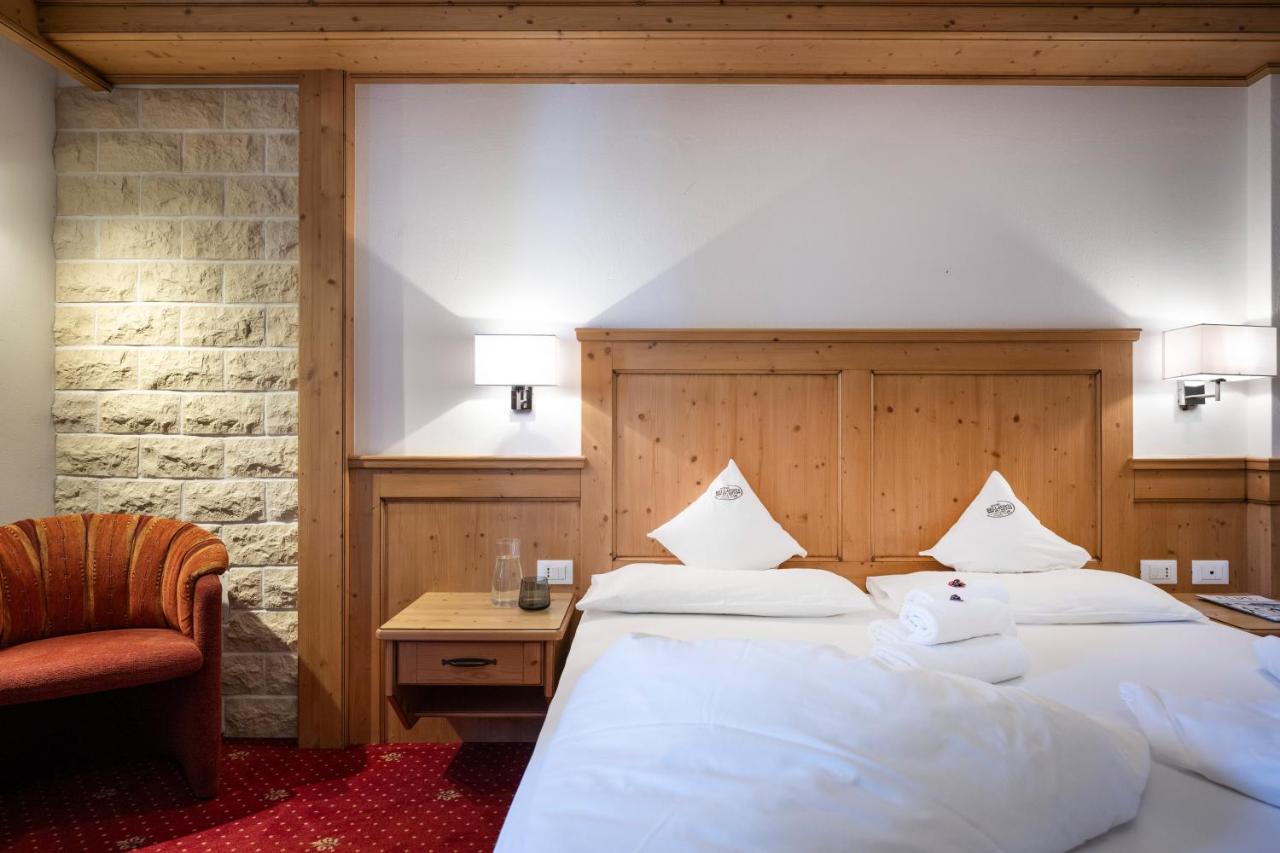 Double Room with Balcony,1520431144:JPEG
