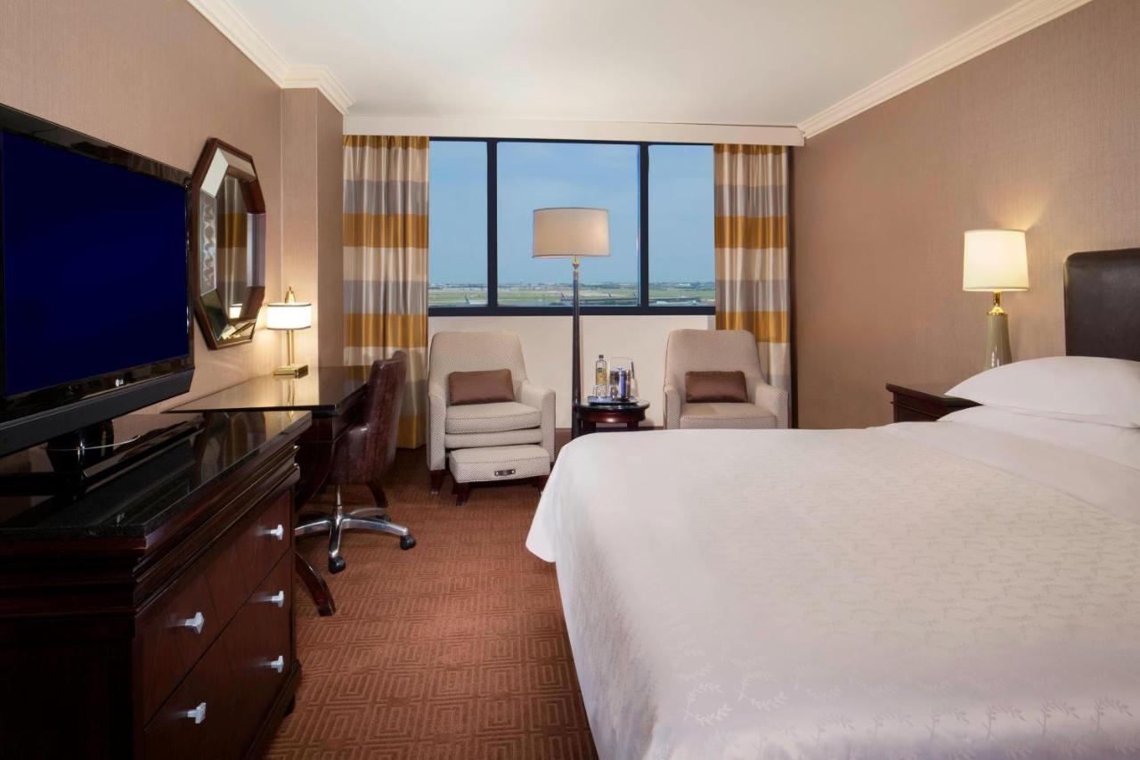Guest room, 1 King, Low floor