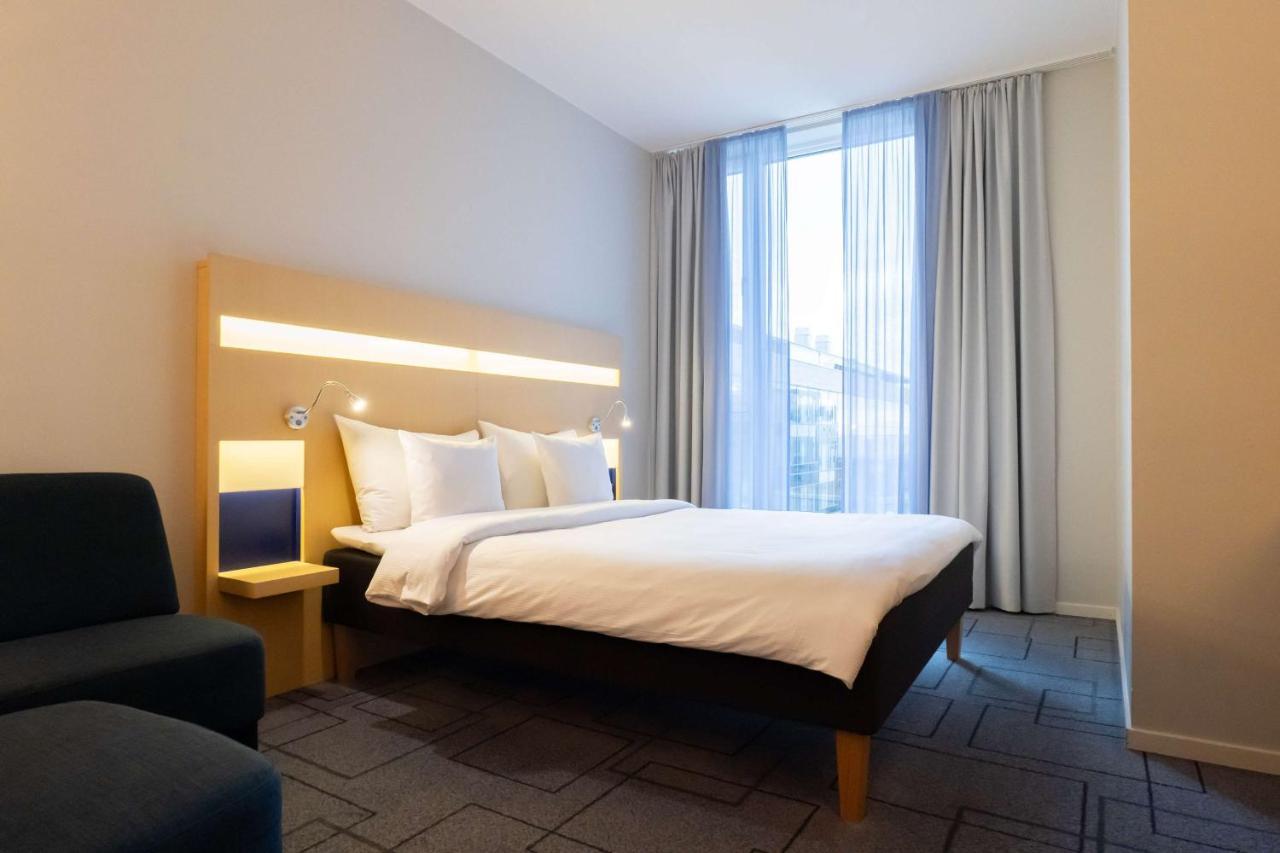 Dieses Familienzimmer mit einem Queensize-Bett und einem Einzelbett ist ein Nichtraucherzimmer.