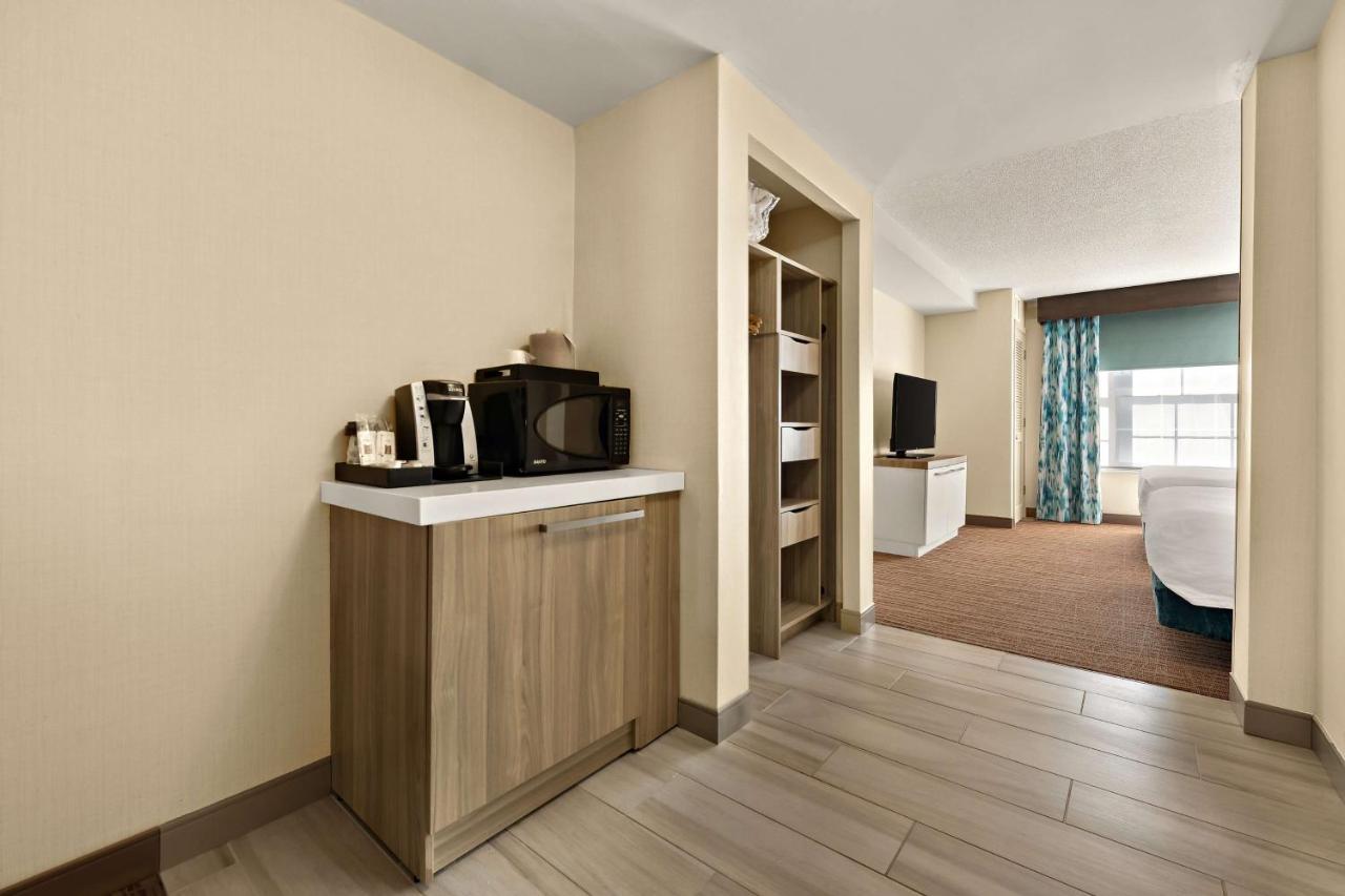 One-Bedroom Queen Suite with Sofa Bed