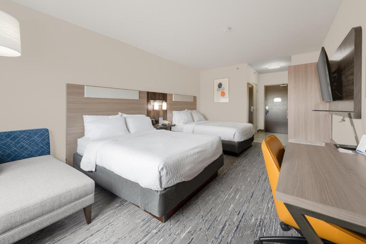 Standard Room with Two Queen Beds