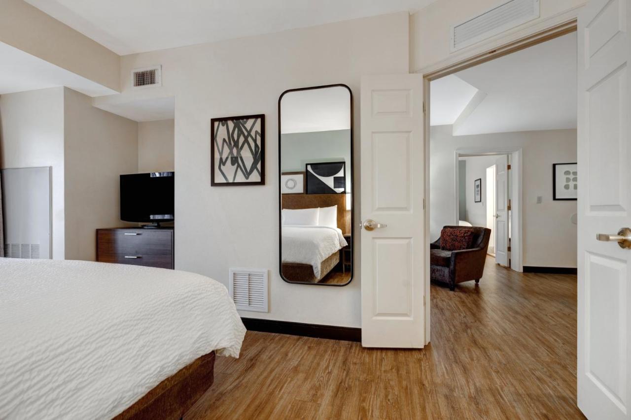 Two-Bedroom Suite with One King Bed and Two Queen Beds