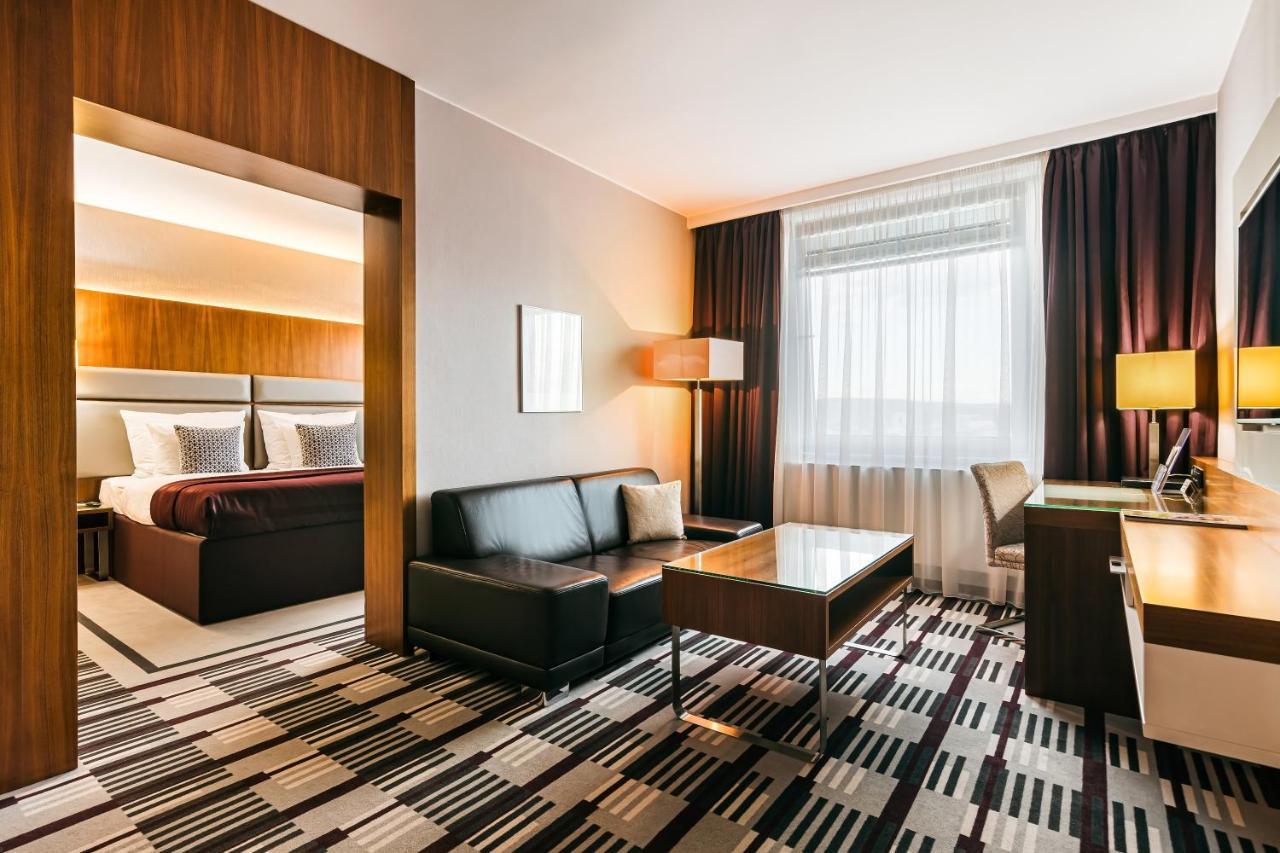 Executive Suite King bed,1658751913:JPEG