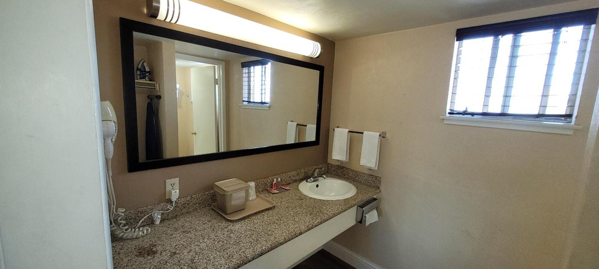 Double Room with Two Double Beds - Smoking
