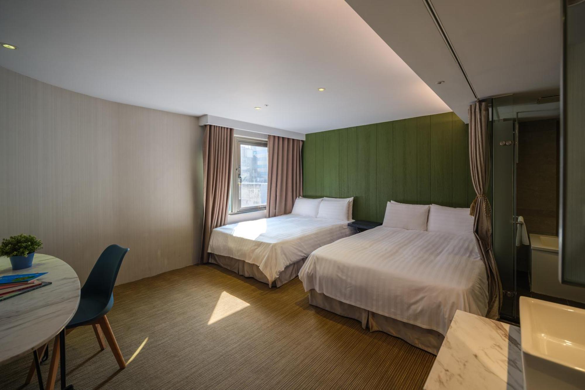 Deluxe Family Room