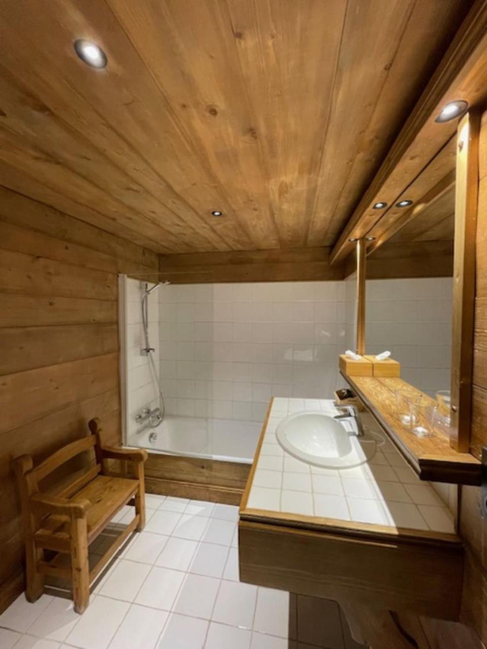 Chambre Triple - Vue sur la Piscine