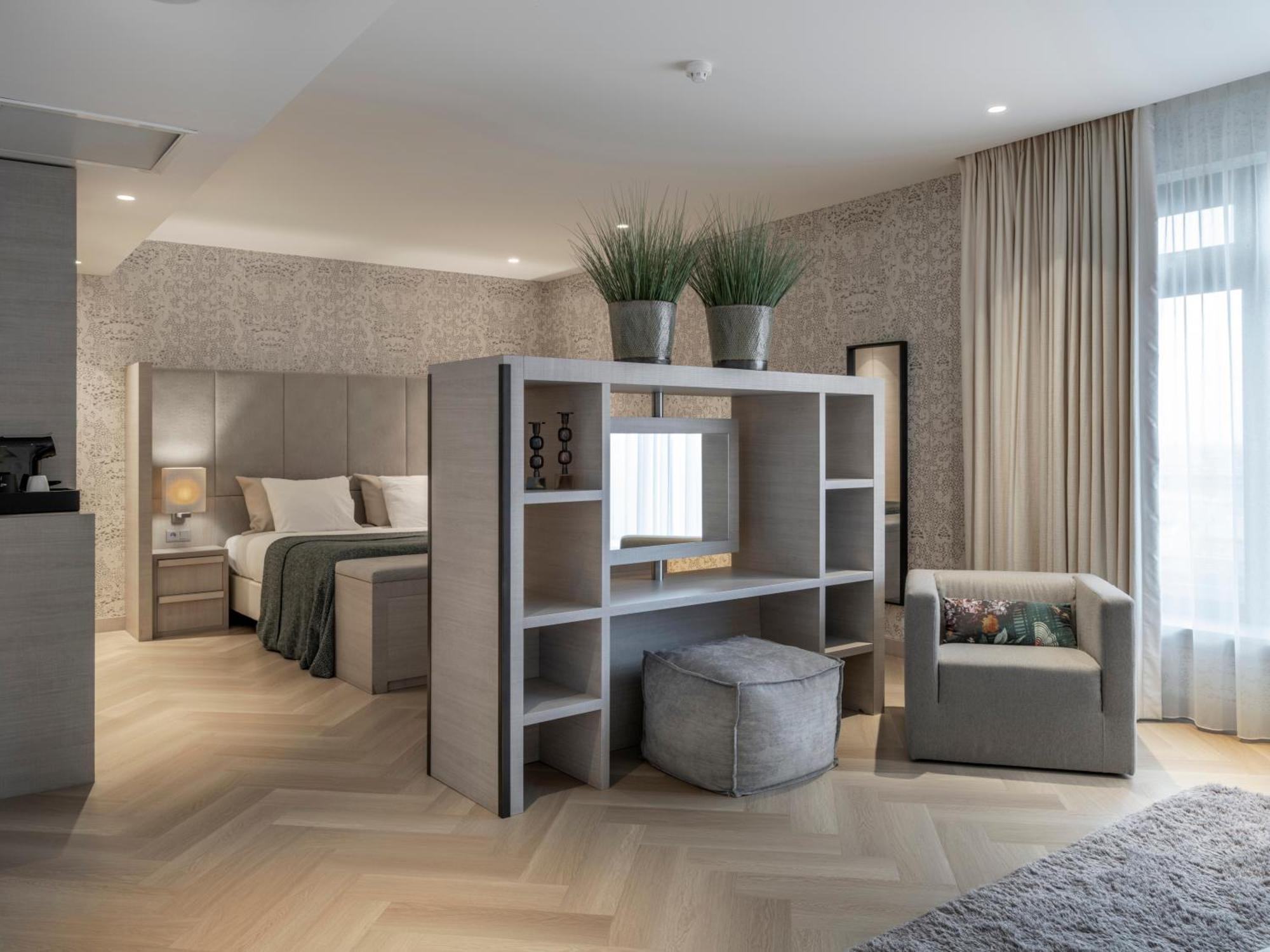 Junior Suite,1499986543:JPEG