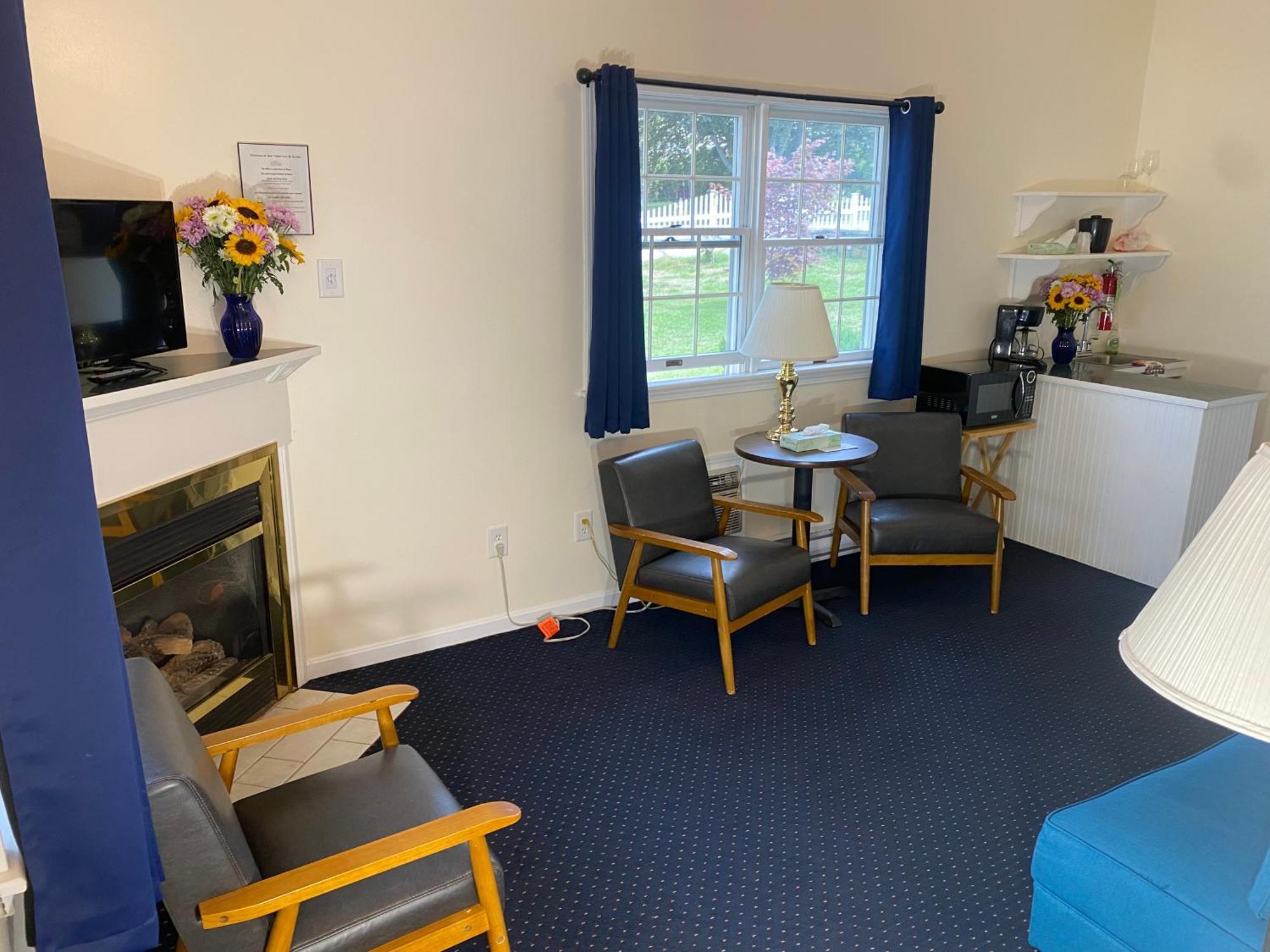 Two-Bedroom Suite,1499599909:JPEG