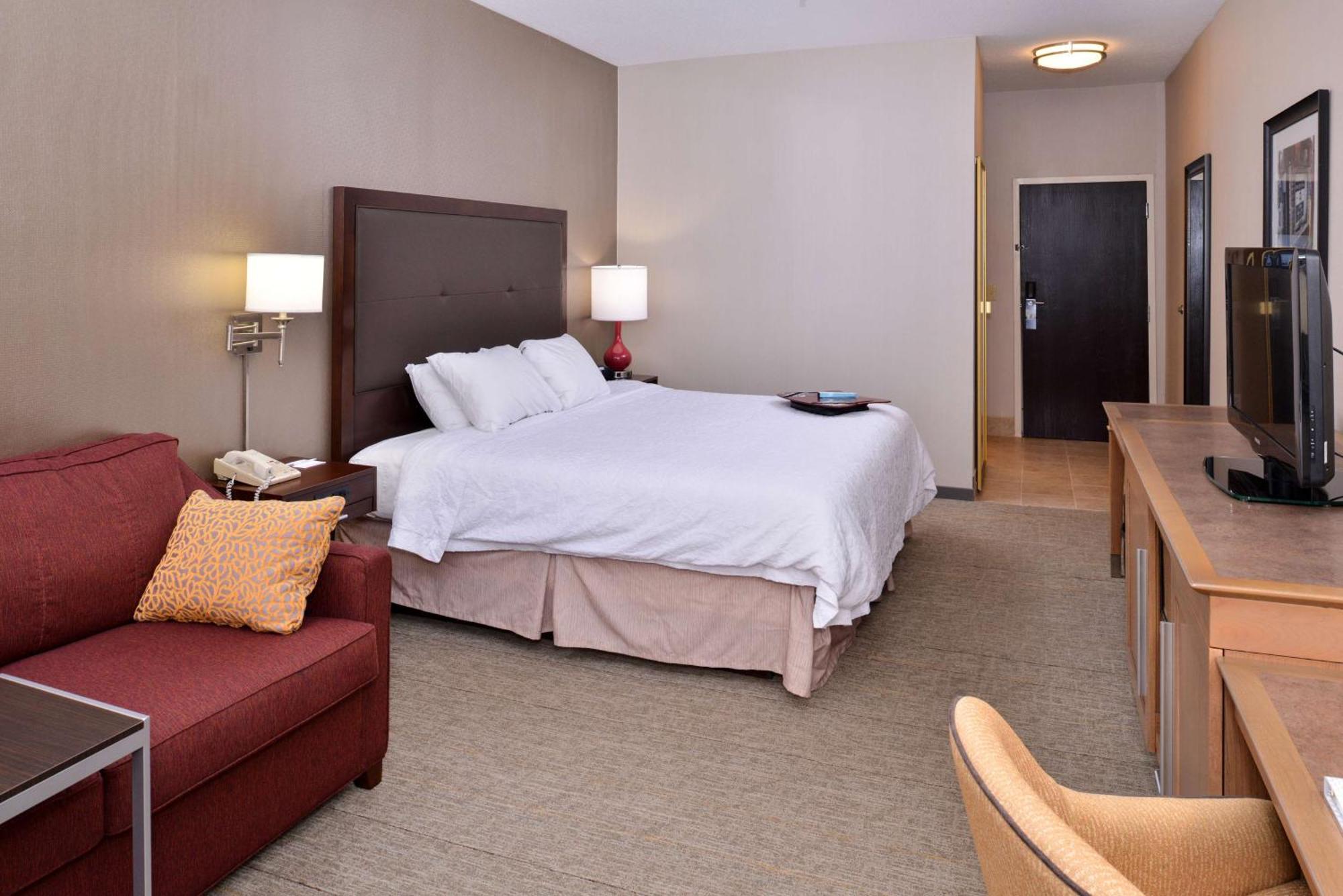 Deluxe King Room - Non-Smoking