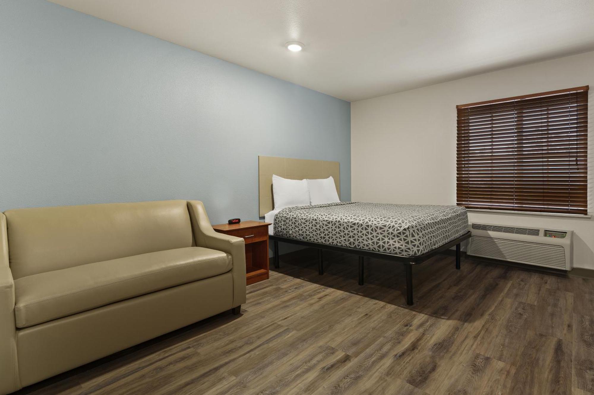 Standard Double Room with Tub - Disability Access/Non-Smoking