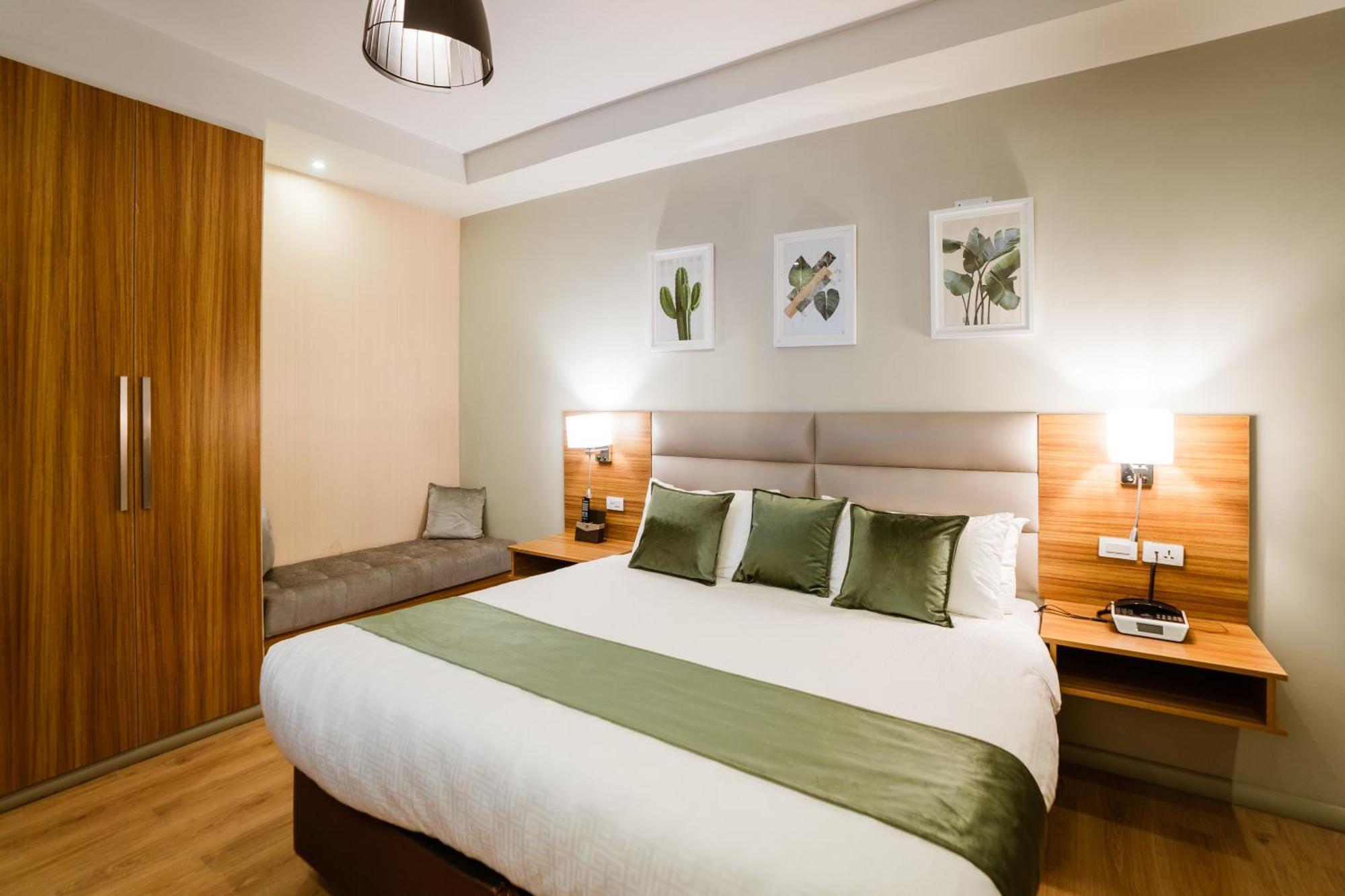 Deluxe King Room