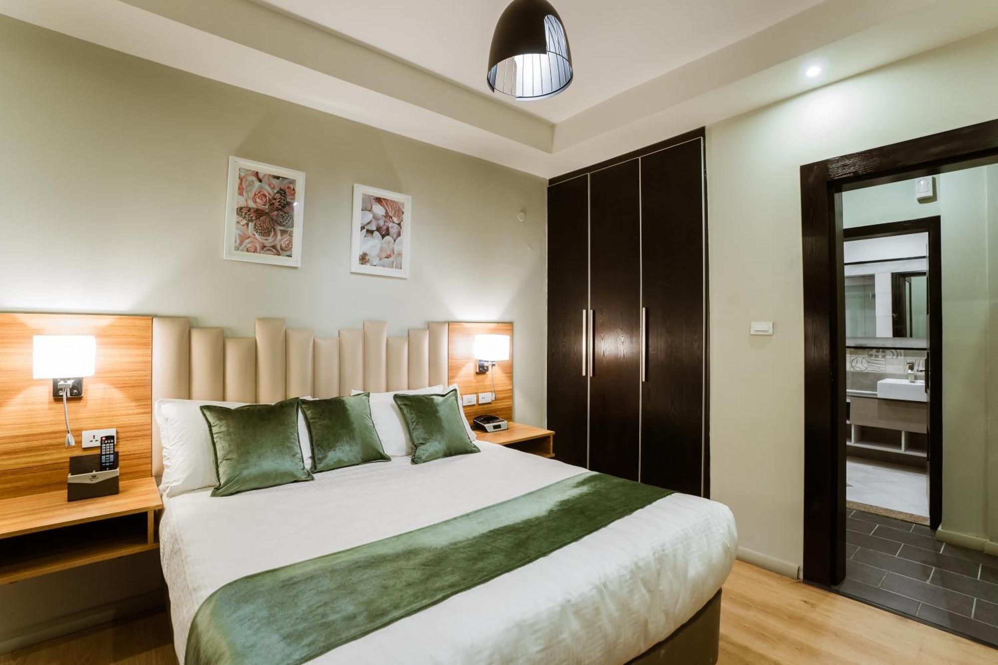 Deluxe Apartment
