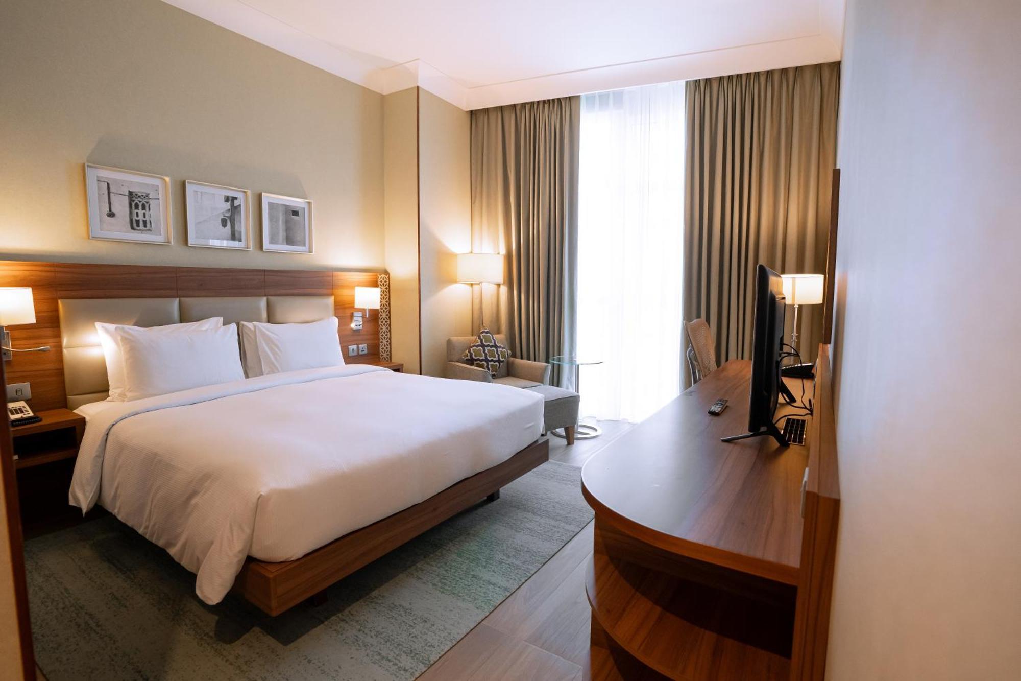 Zimmer mit Kingsize-Bett
