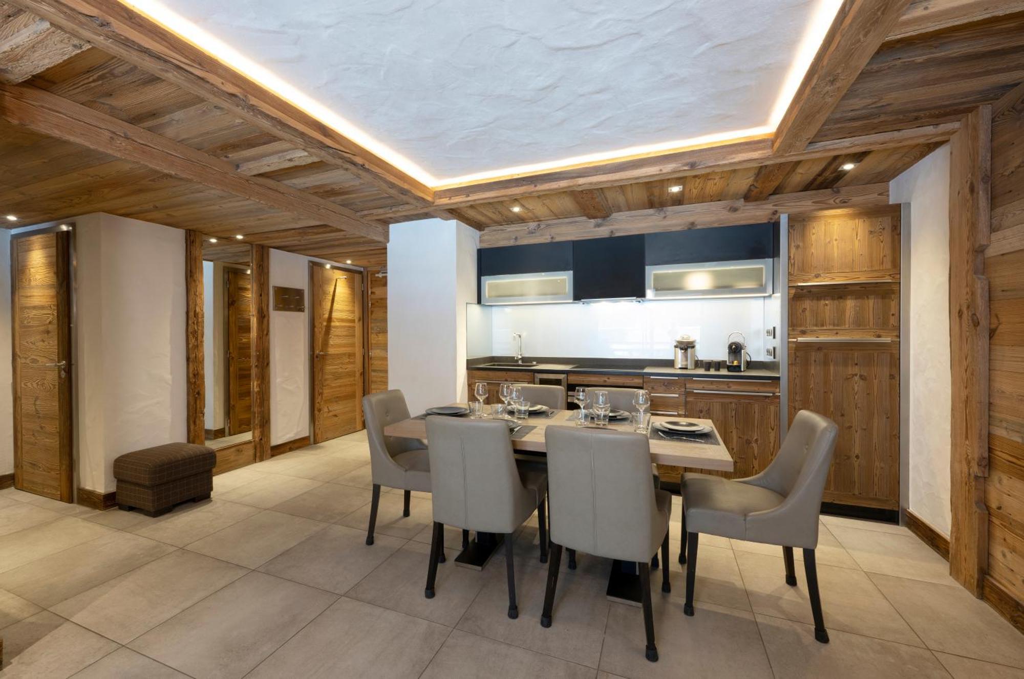 Two-Bedroom Apartment Spa Access,1444731694:JPEG