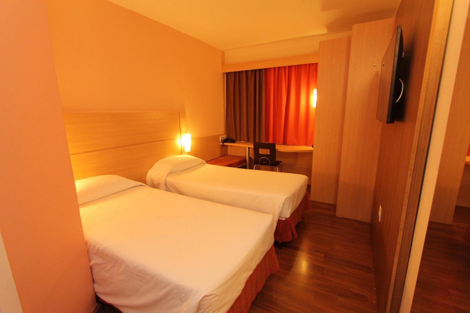 Quarto Standard com 2 Camas de Solteiro
