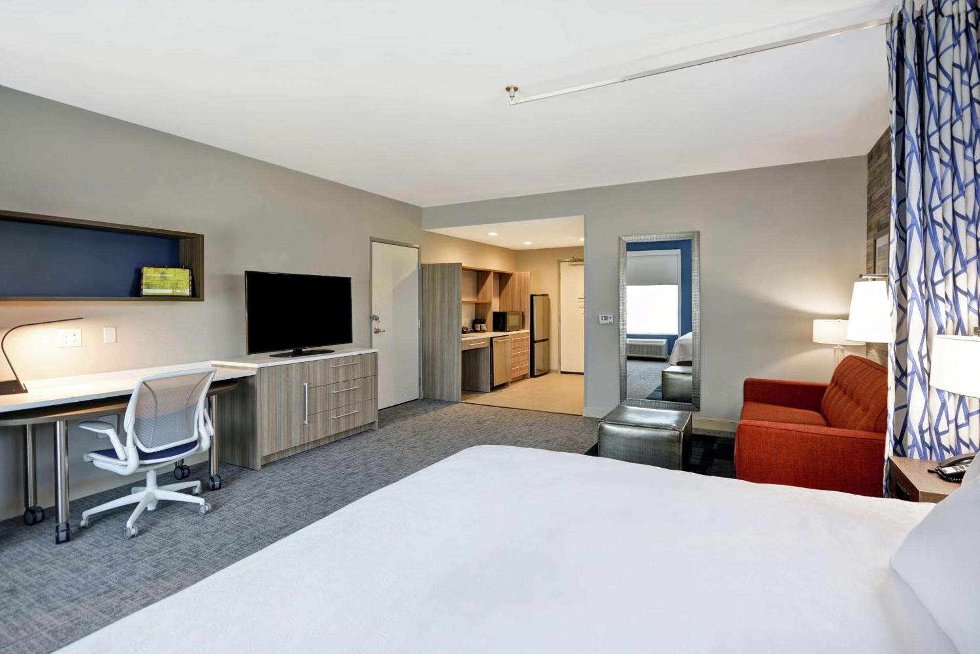 King Studio Suite - Mobility Access/Non-Smoking