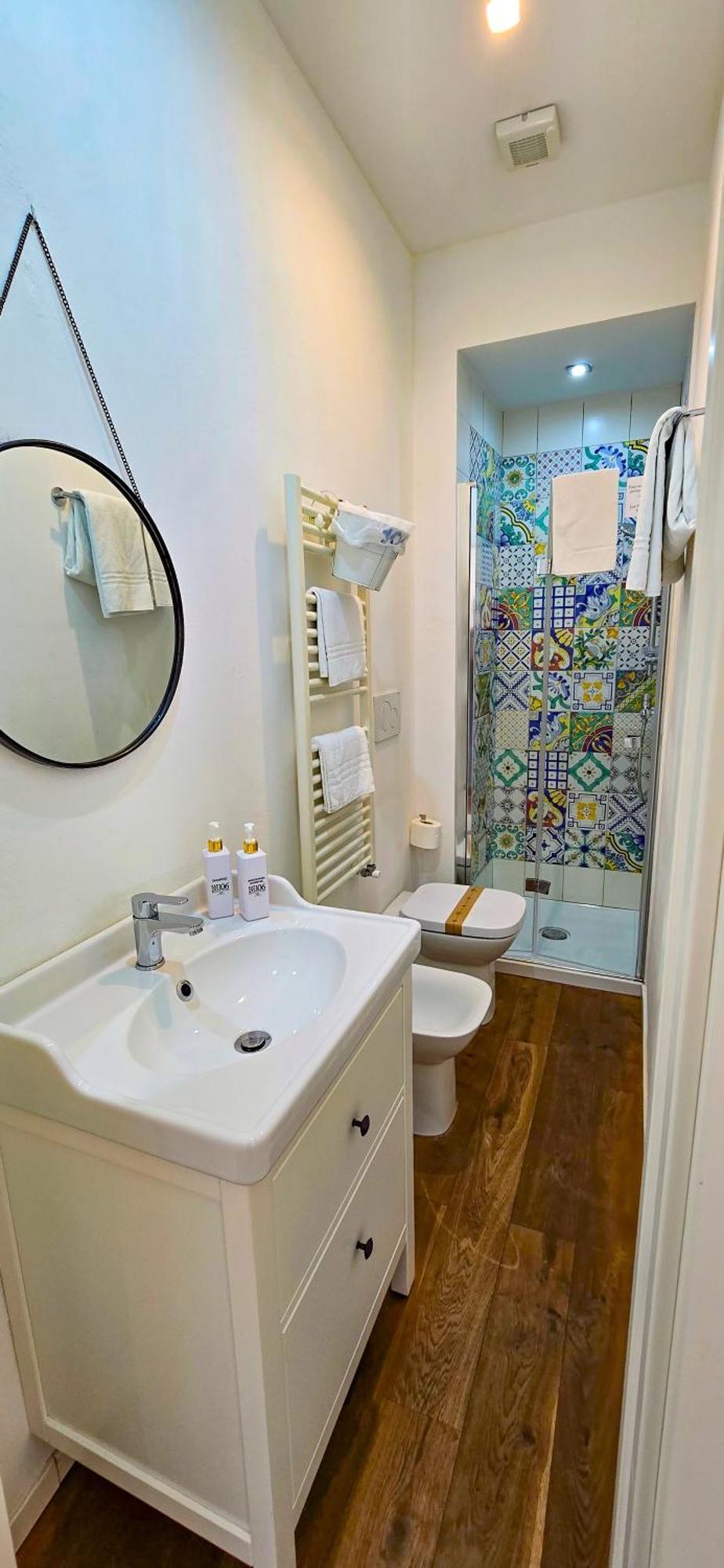 Suite With Bathtub