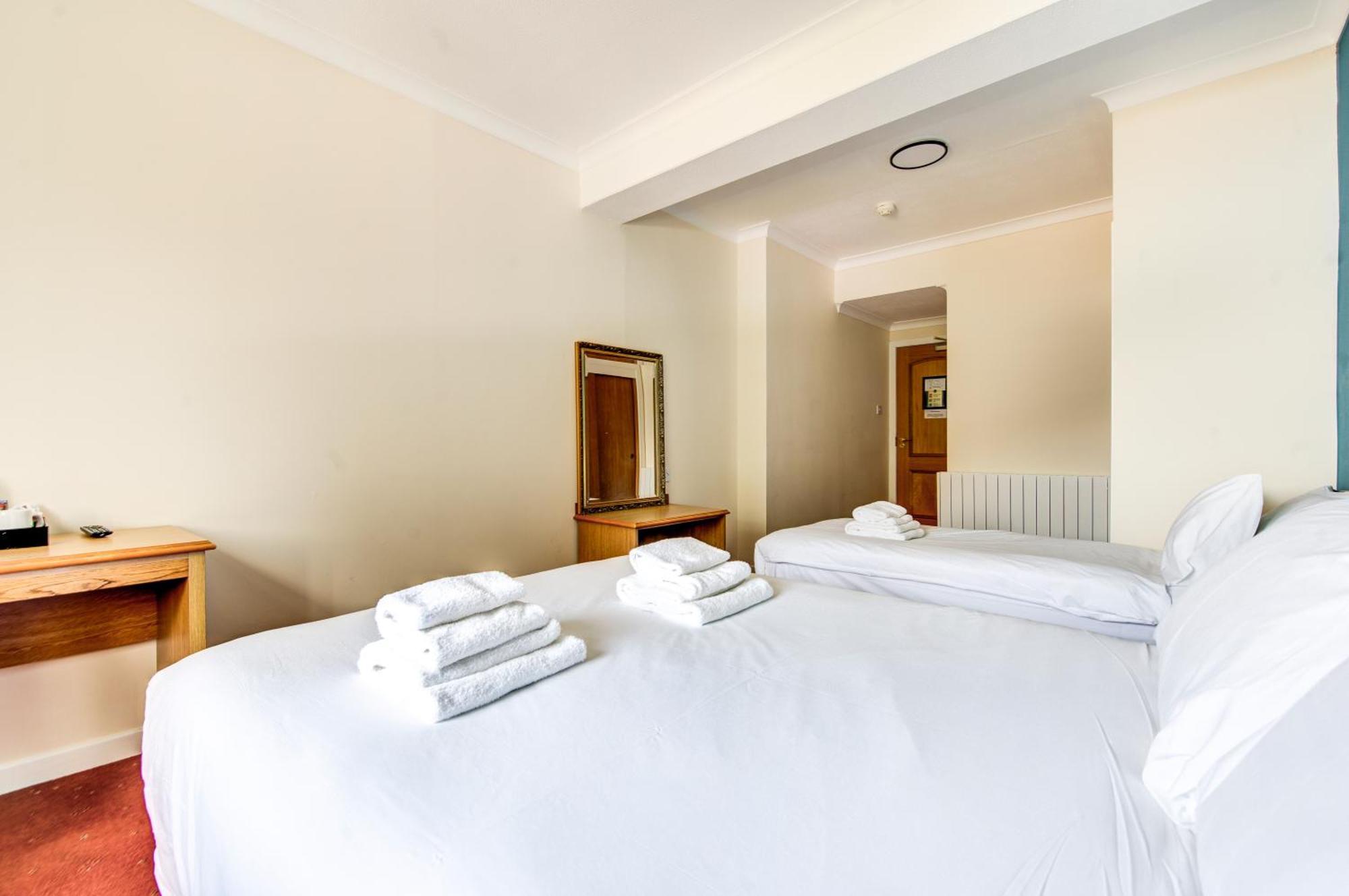 Chambre Familiale avec vue sur le Loch