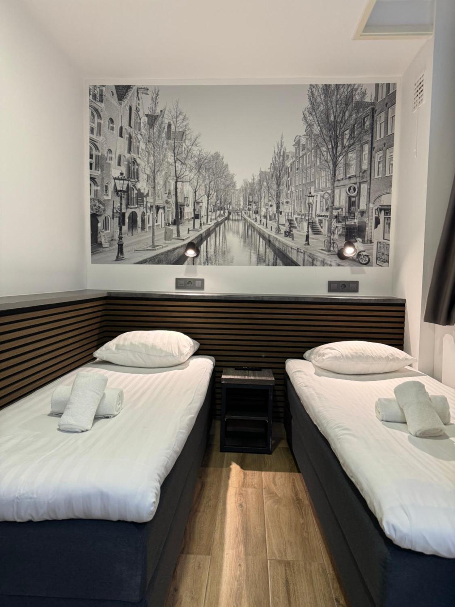Small Twin Room,736252360:JPEG