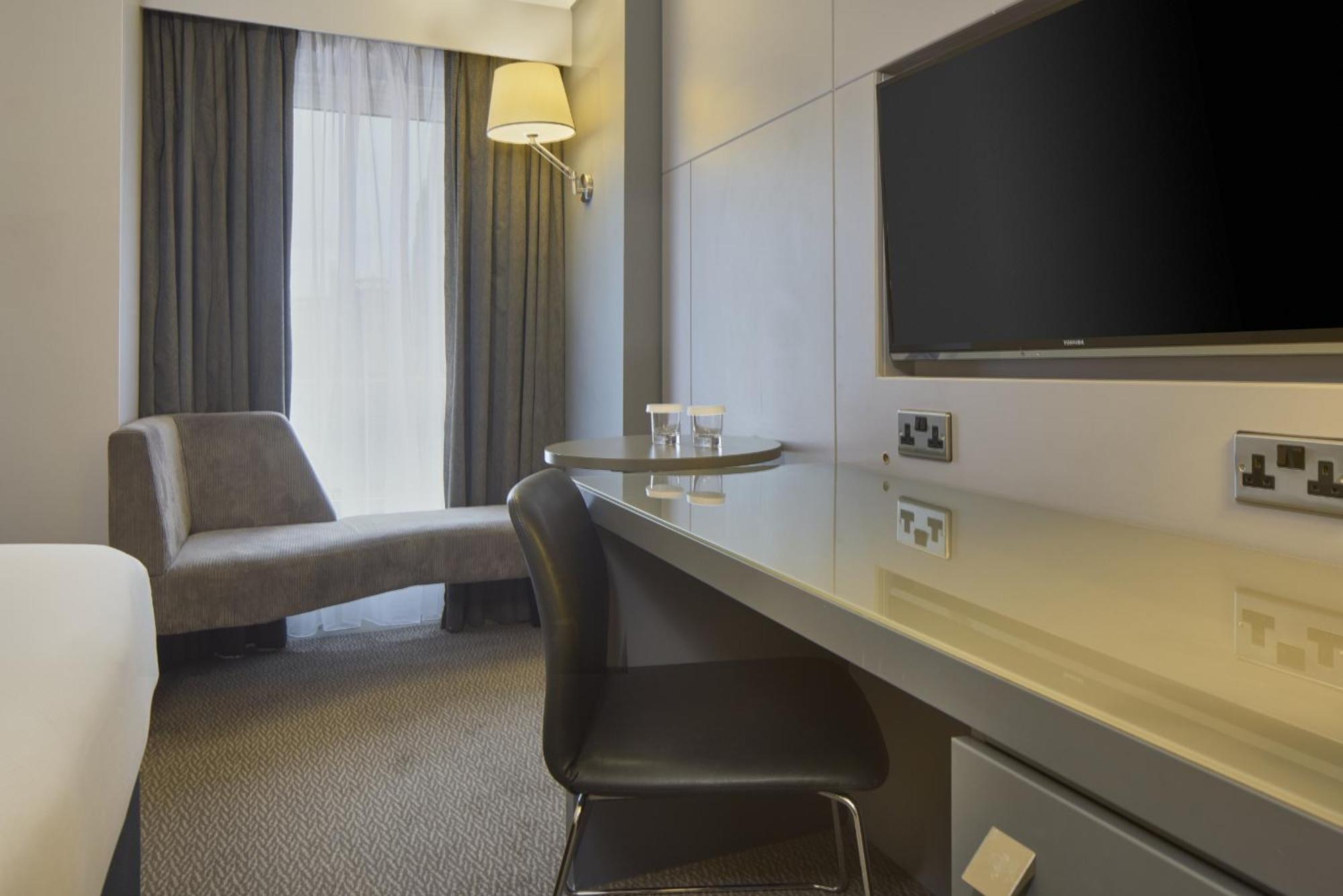 Kamer met Kingsize Bed
