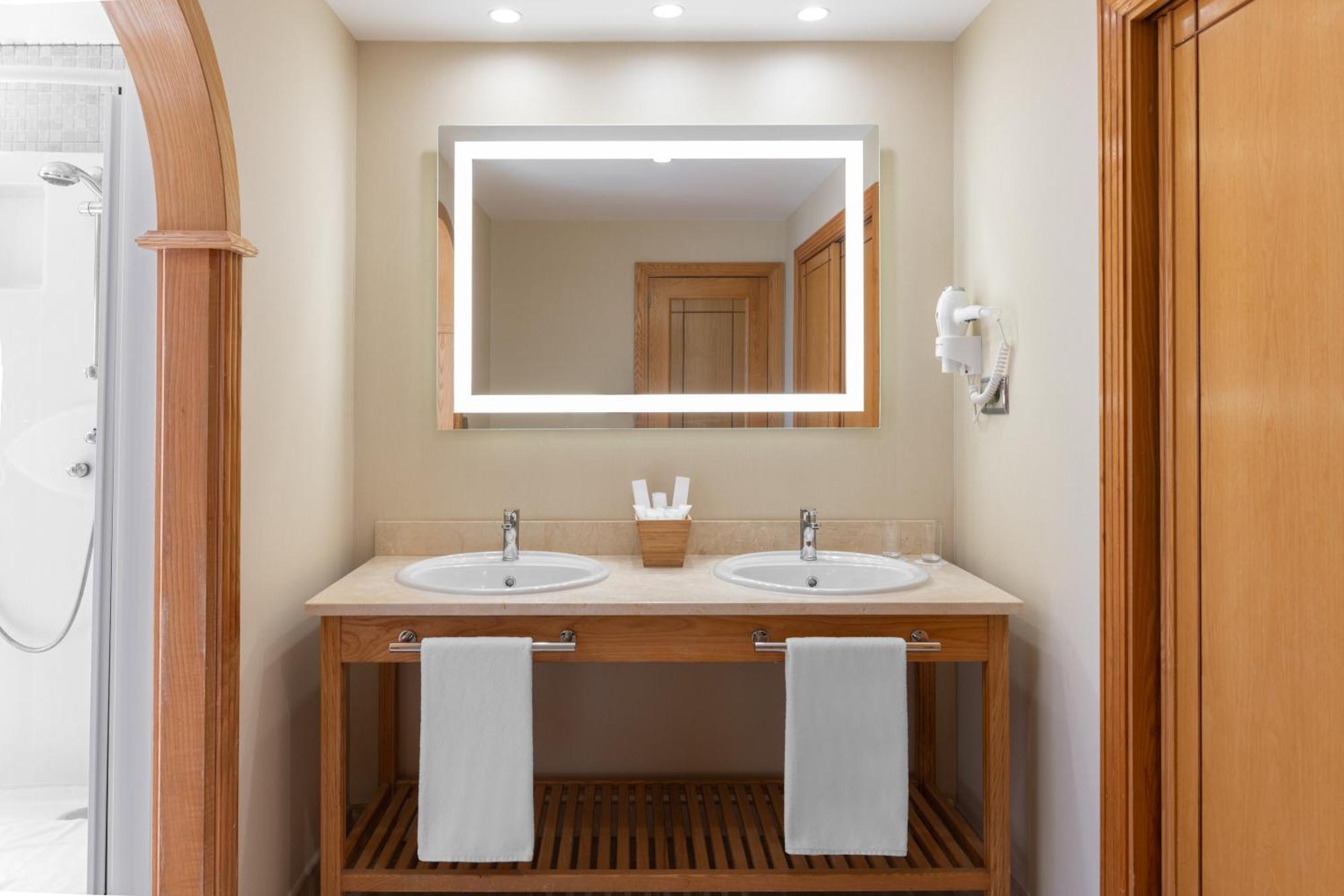 Suite Junior con vistas al mar (1 adulto)