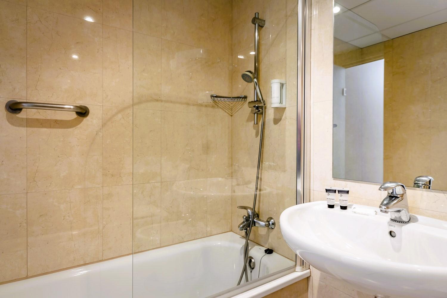 Habitación Estándar (2 adultos + 1 niño)