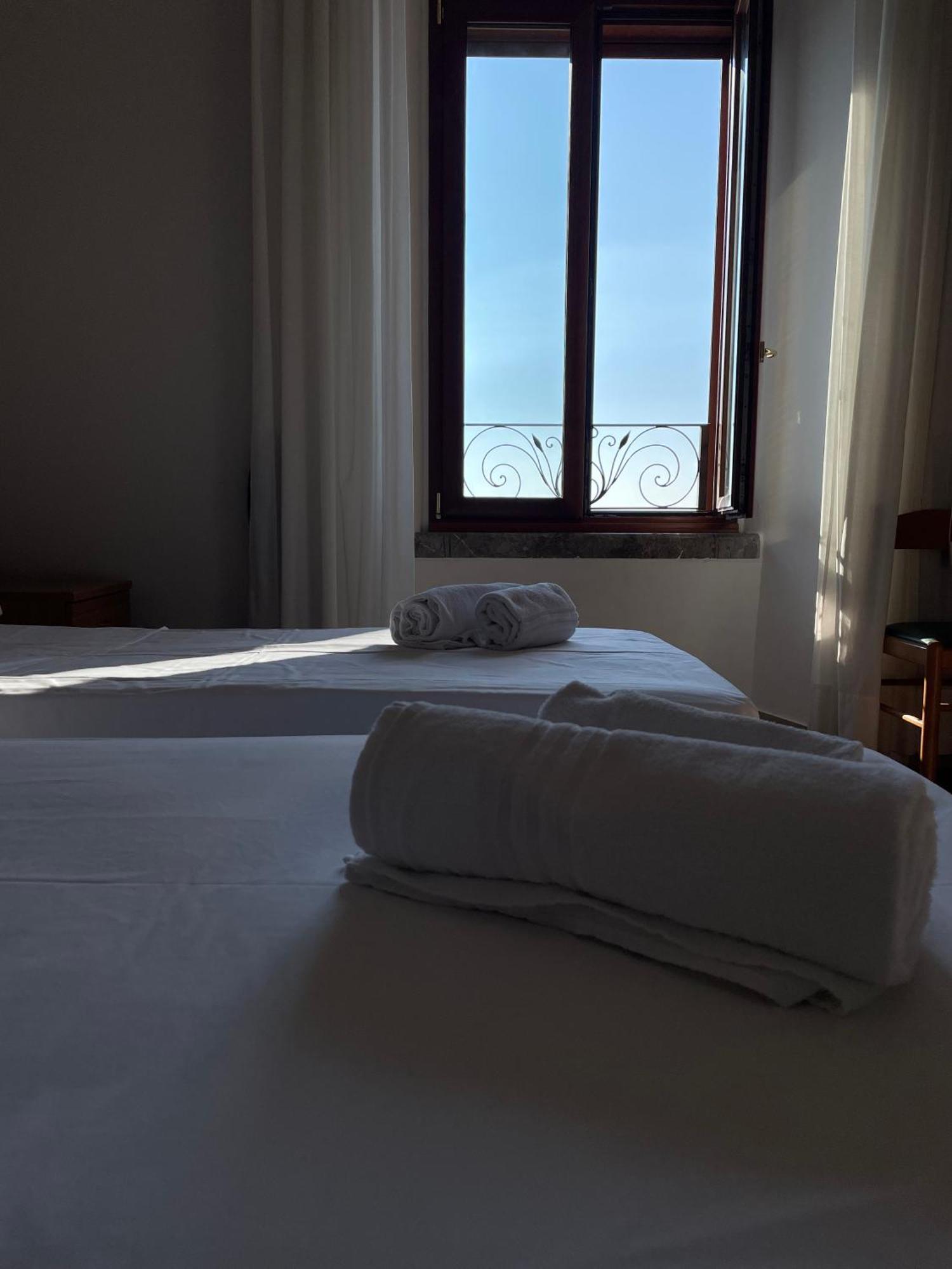 Camera Matrimoniale/Doppia con Letti Singoli con Vista Mare