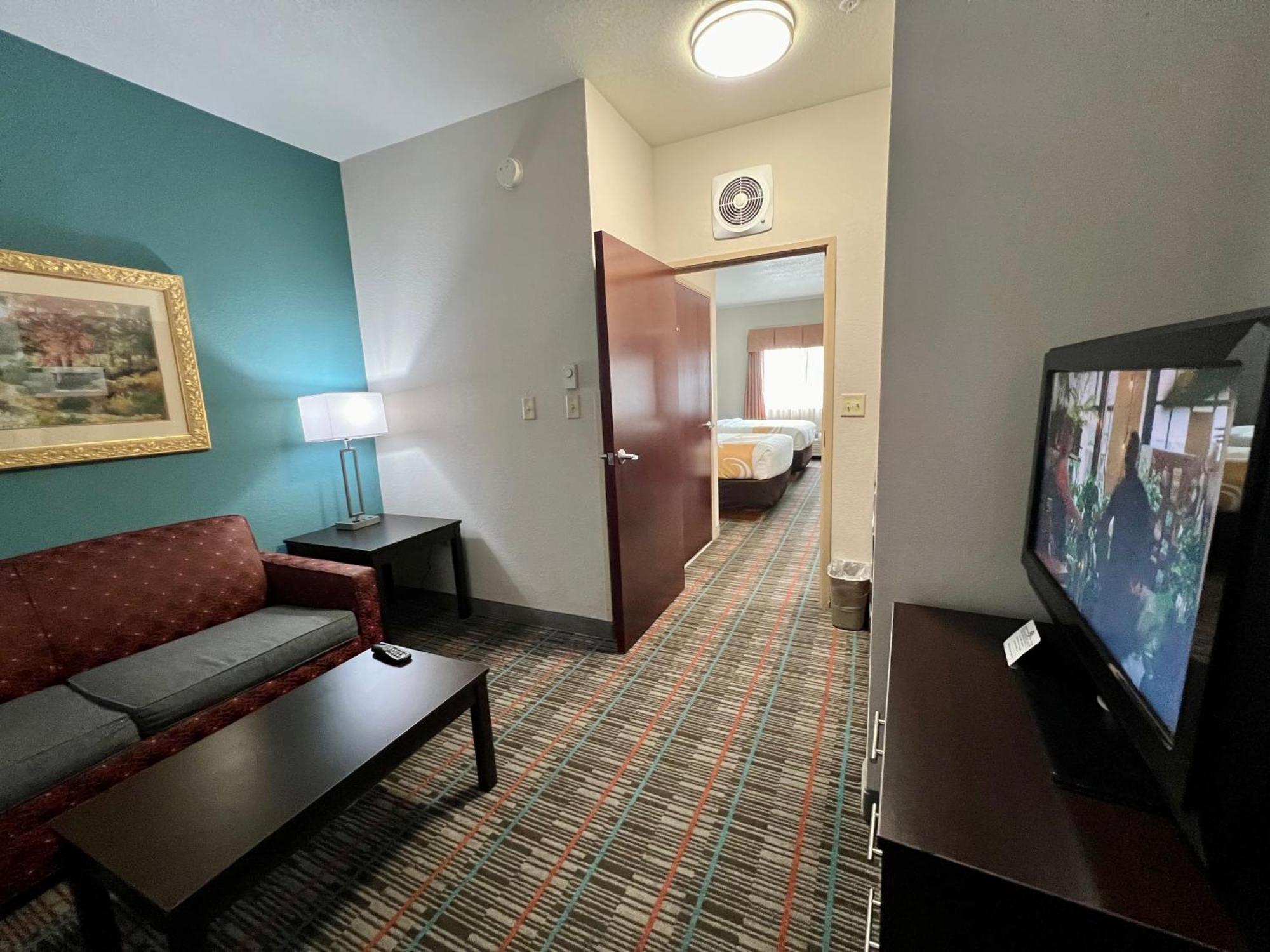 Queen Suite with Two Queen Beds - Non-Smoking