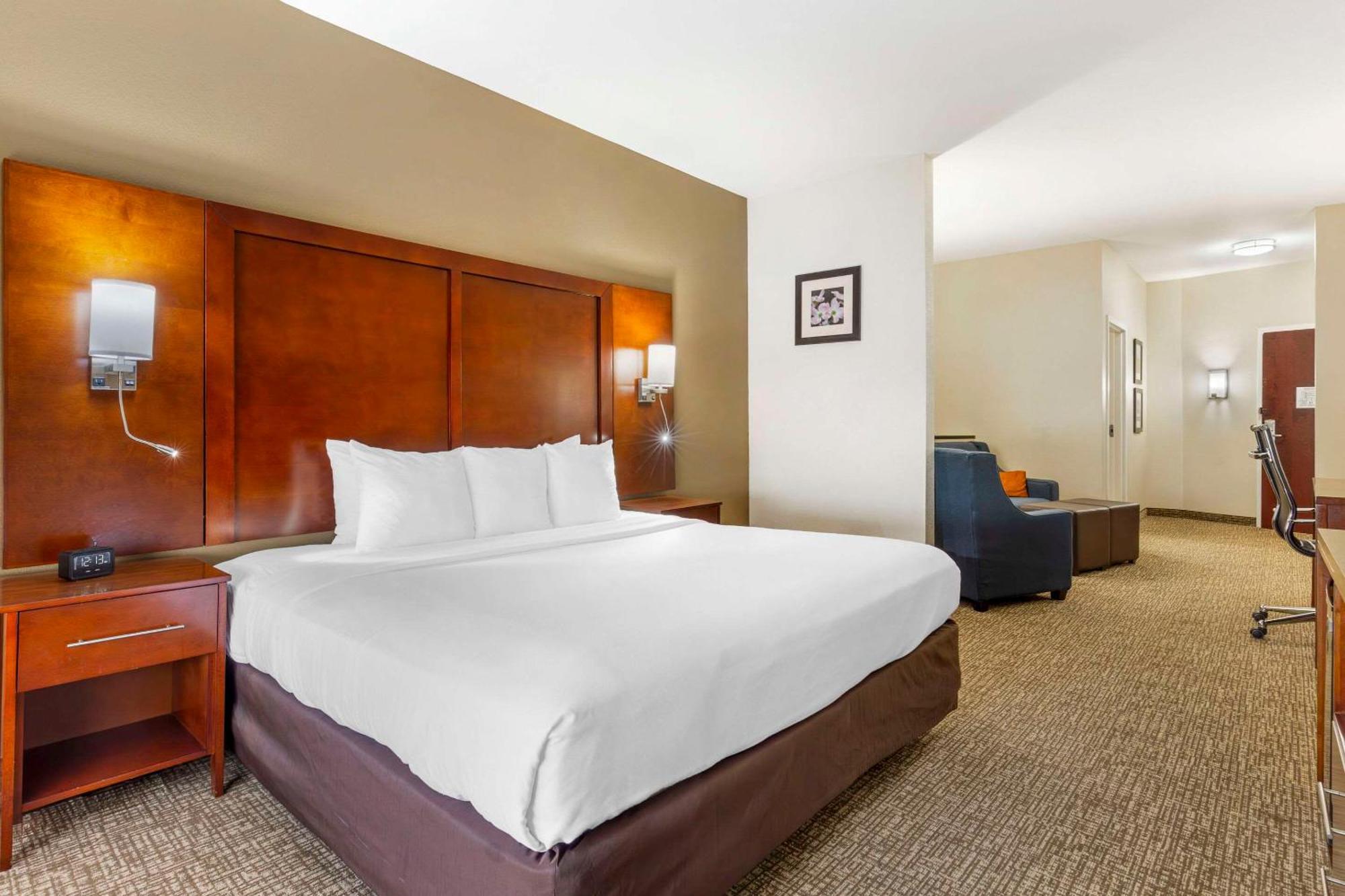 King Suite - Disability Access/Non-Smoking