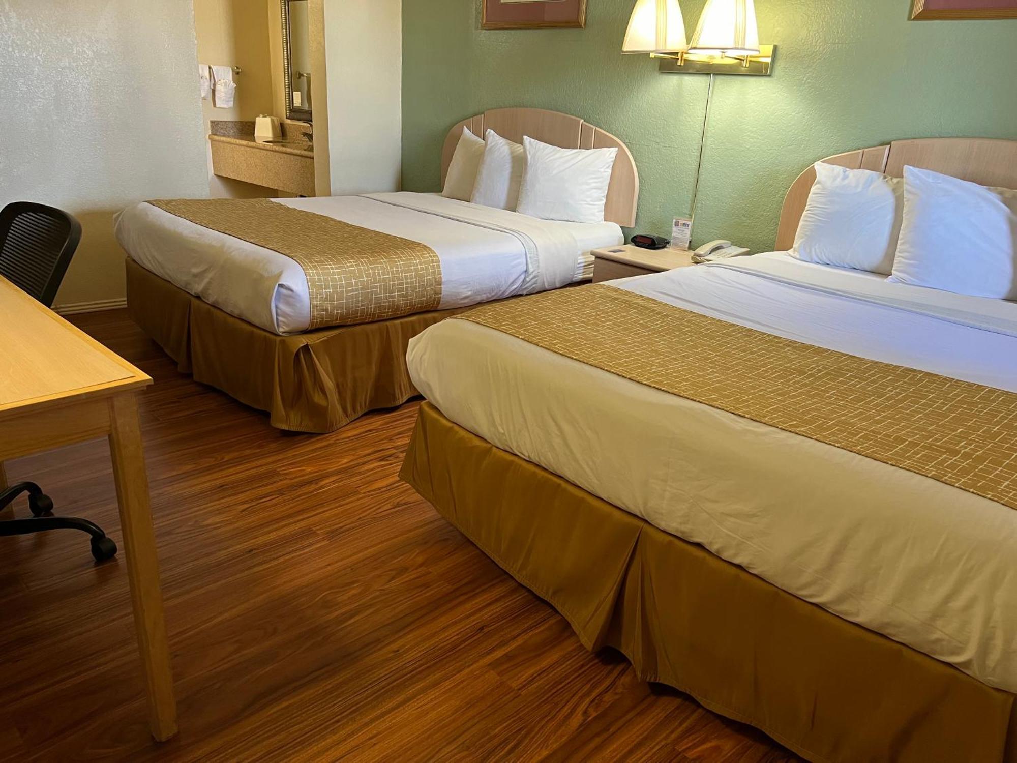 Queen Room with Two Queen Beds - Non-Smoking