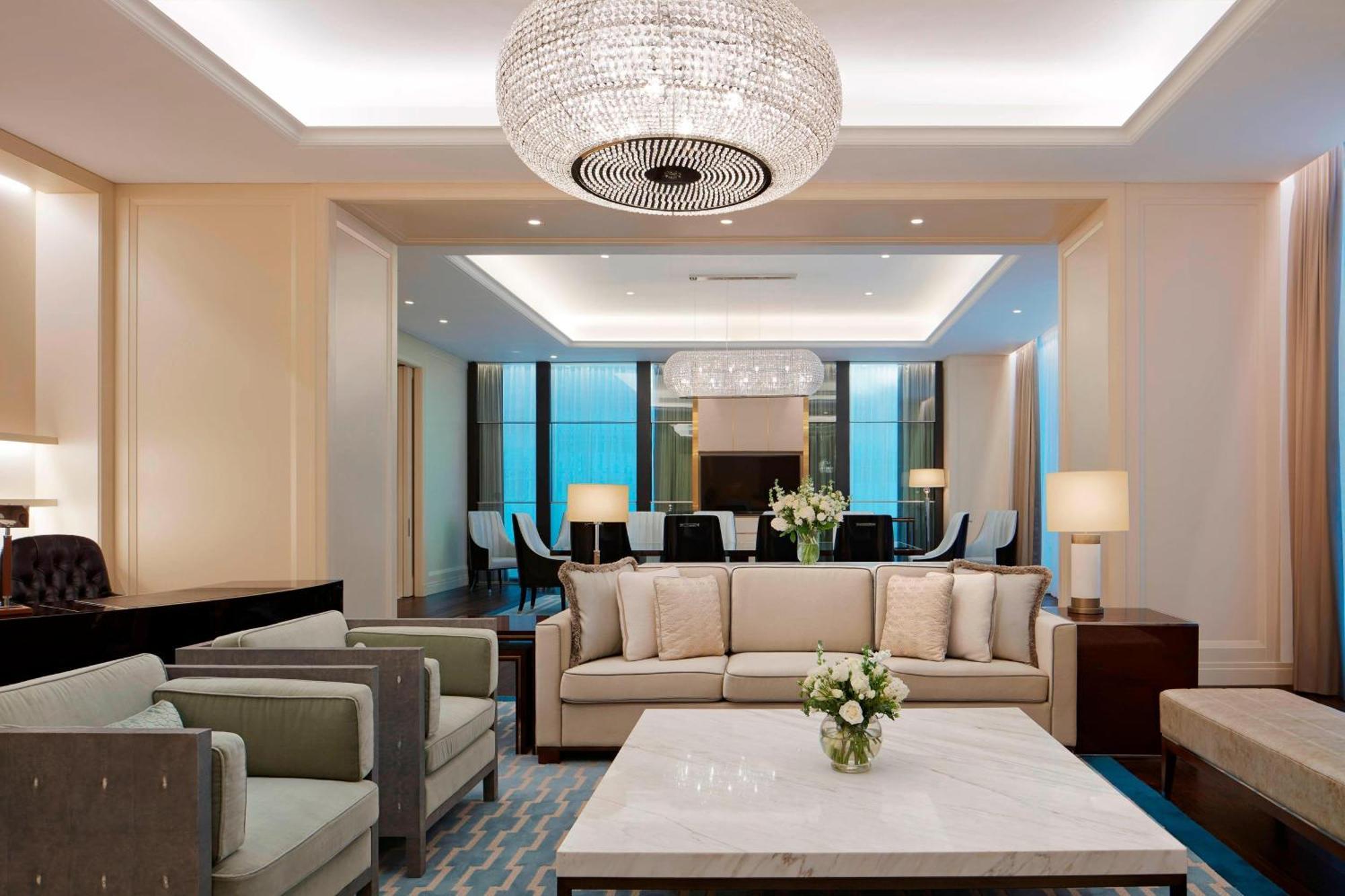 Royal King Suite Lake Gardens View