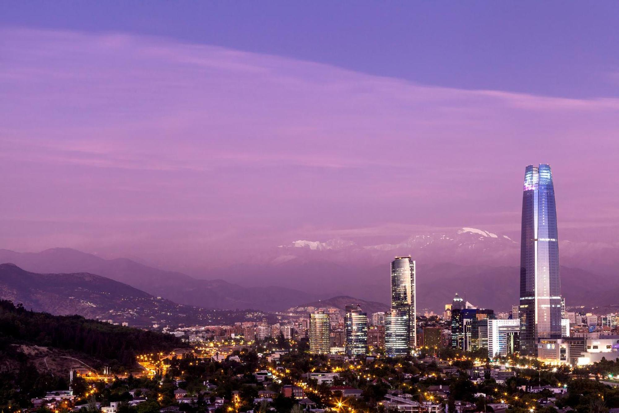 Habitación Clásica con cama extragrande y vistas a la ciudad
