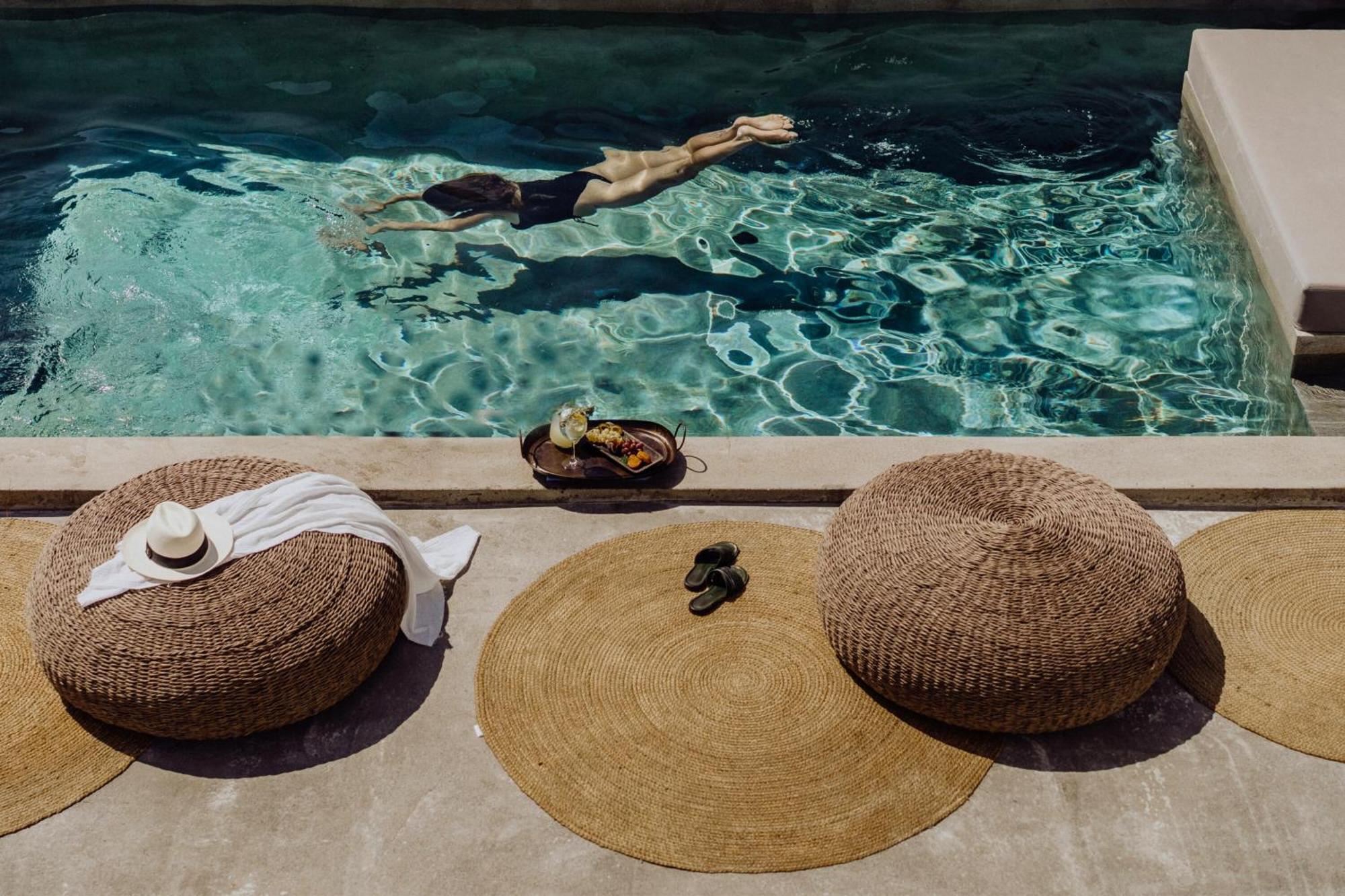 Villa am Wasser mit 3 Schlafzimmern und eigenem Pool