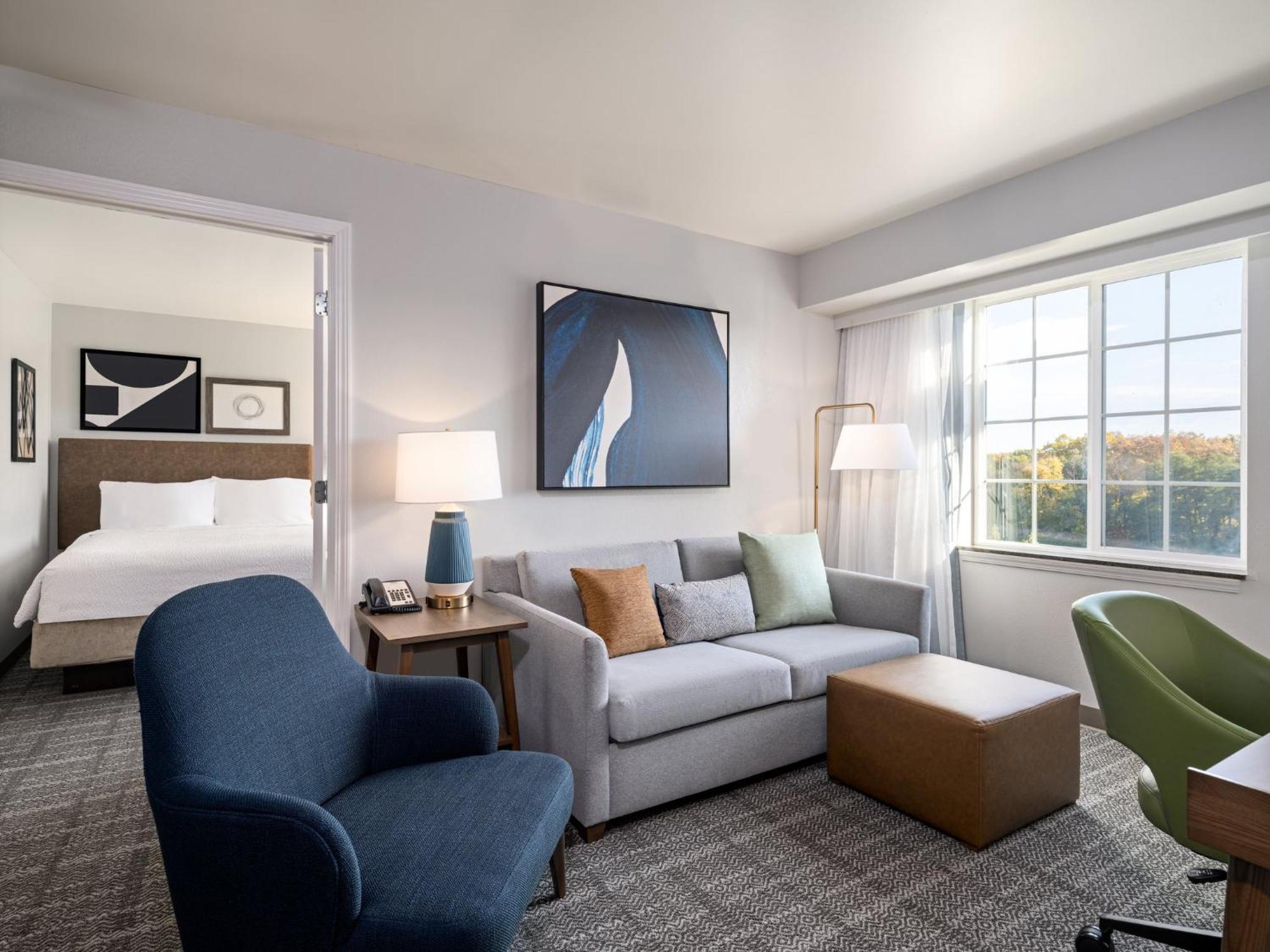 One Bedroom Suite with One Queen Bed