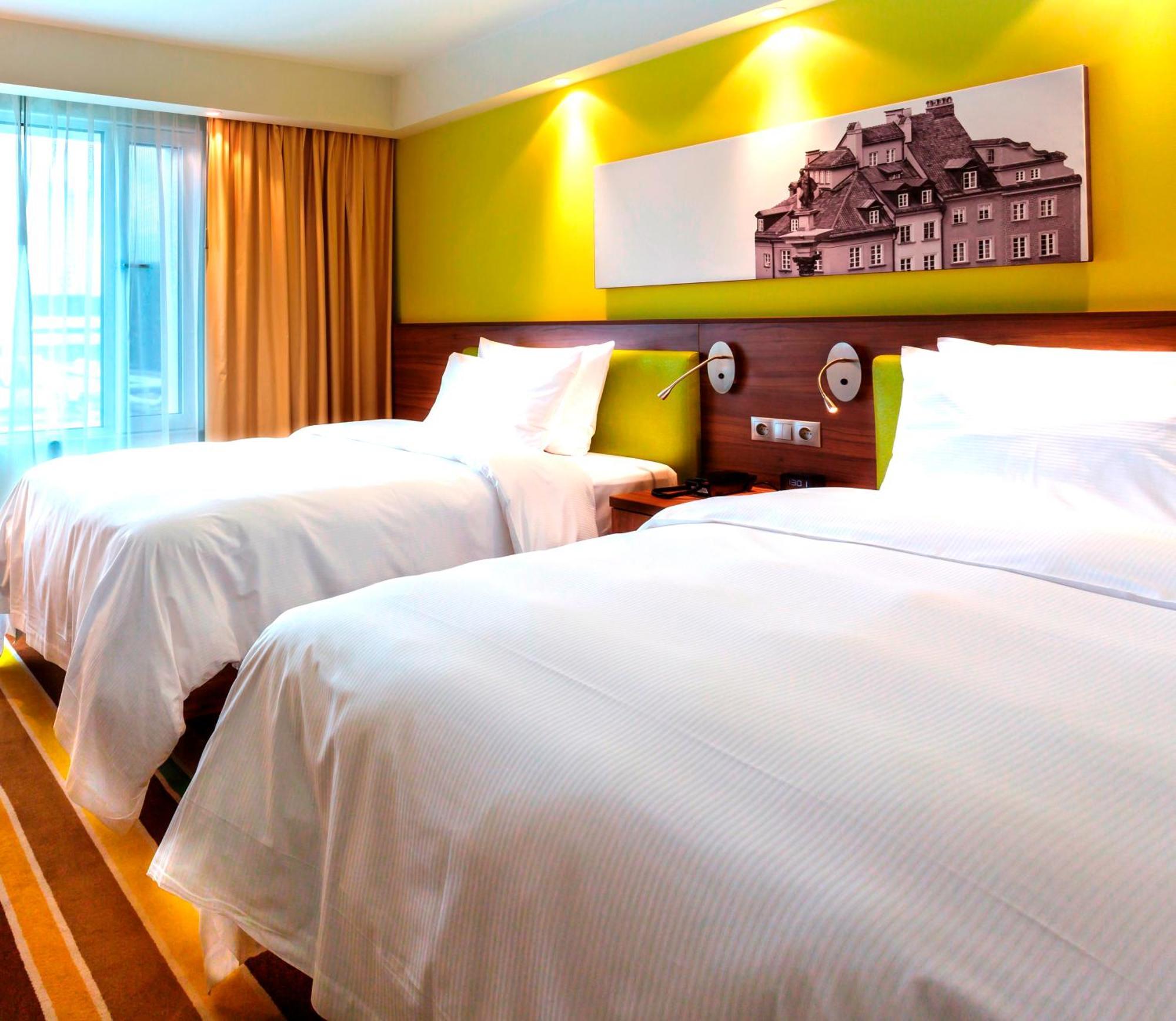 Twin Room with City View - High Floor