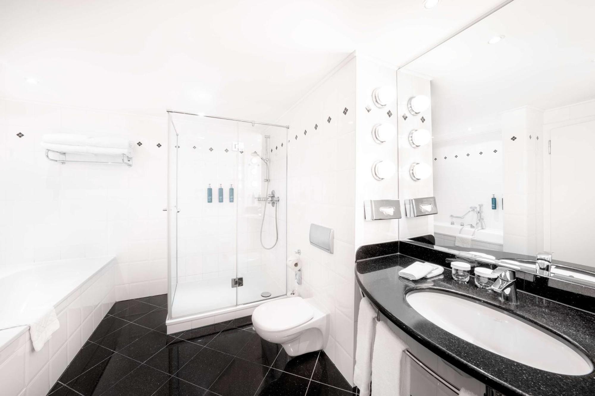 Junior King Suite with Dome View