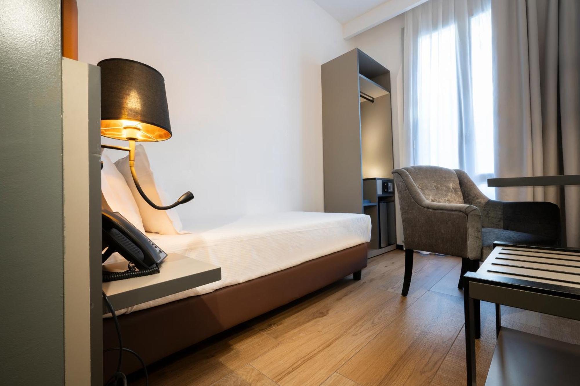 Standard Single Room,1537056928:JPEG