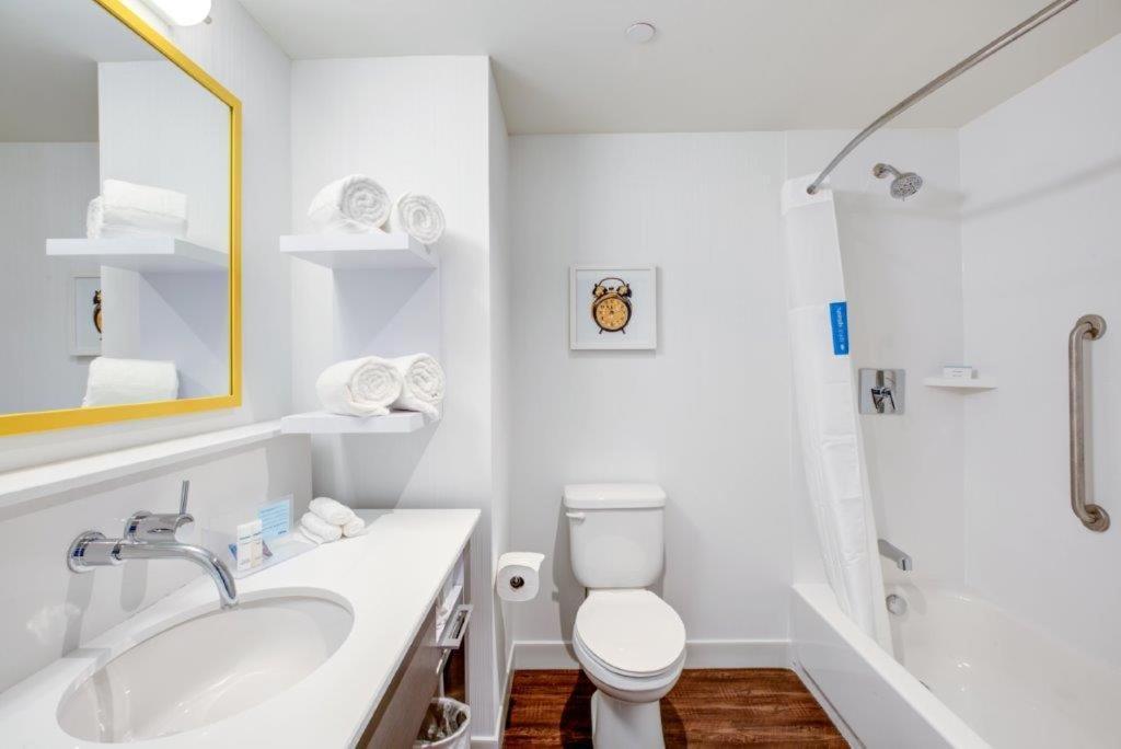 Studio Suite with Two Queen Beds - Non-Smoking
