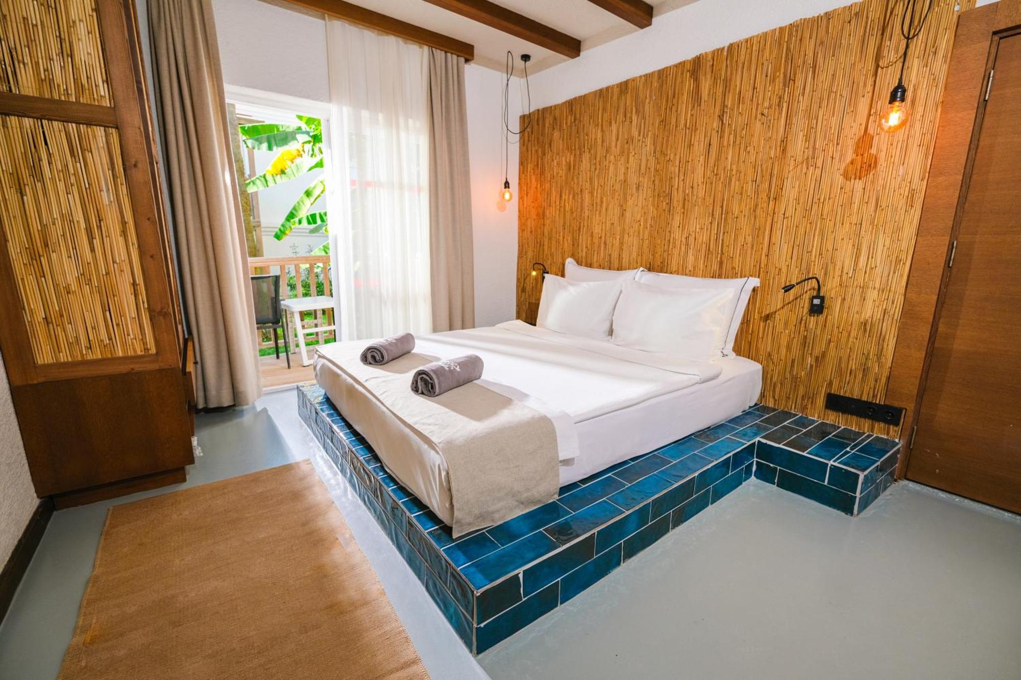 Carbon Neutral Hotel Room by Carbonkey-Commited certificate,1540301536:JPEG