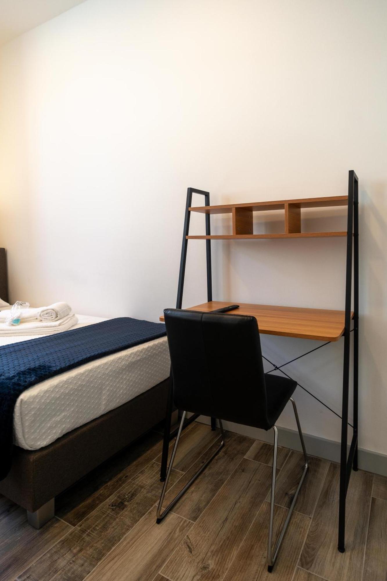 Quarto Twin com Casa de Banho Privada Externa