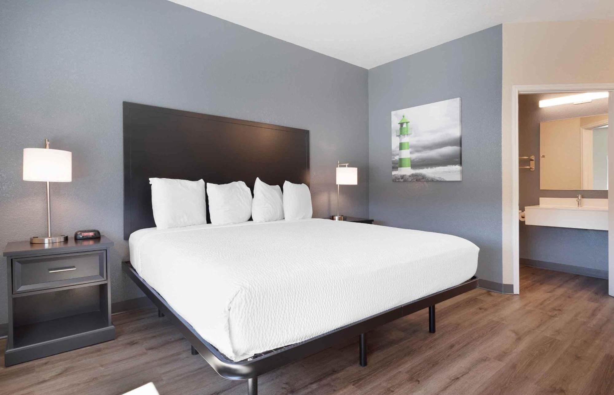 Standard King Room