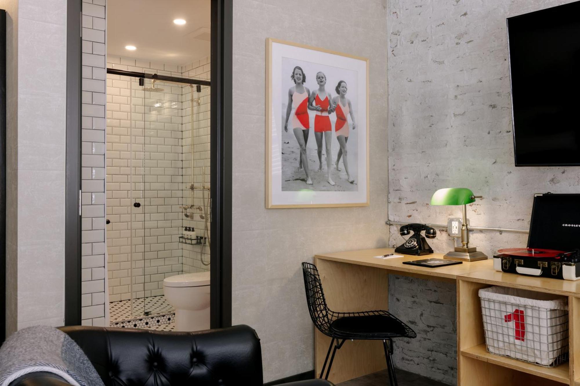 Loft with Two Queen Beds,1542123055:JPEG