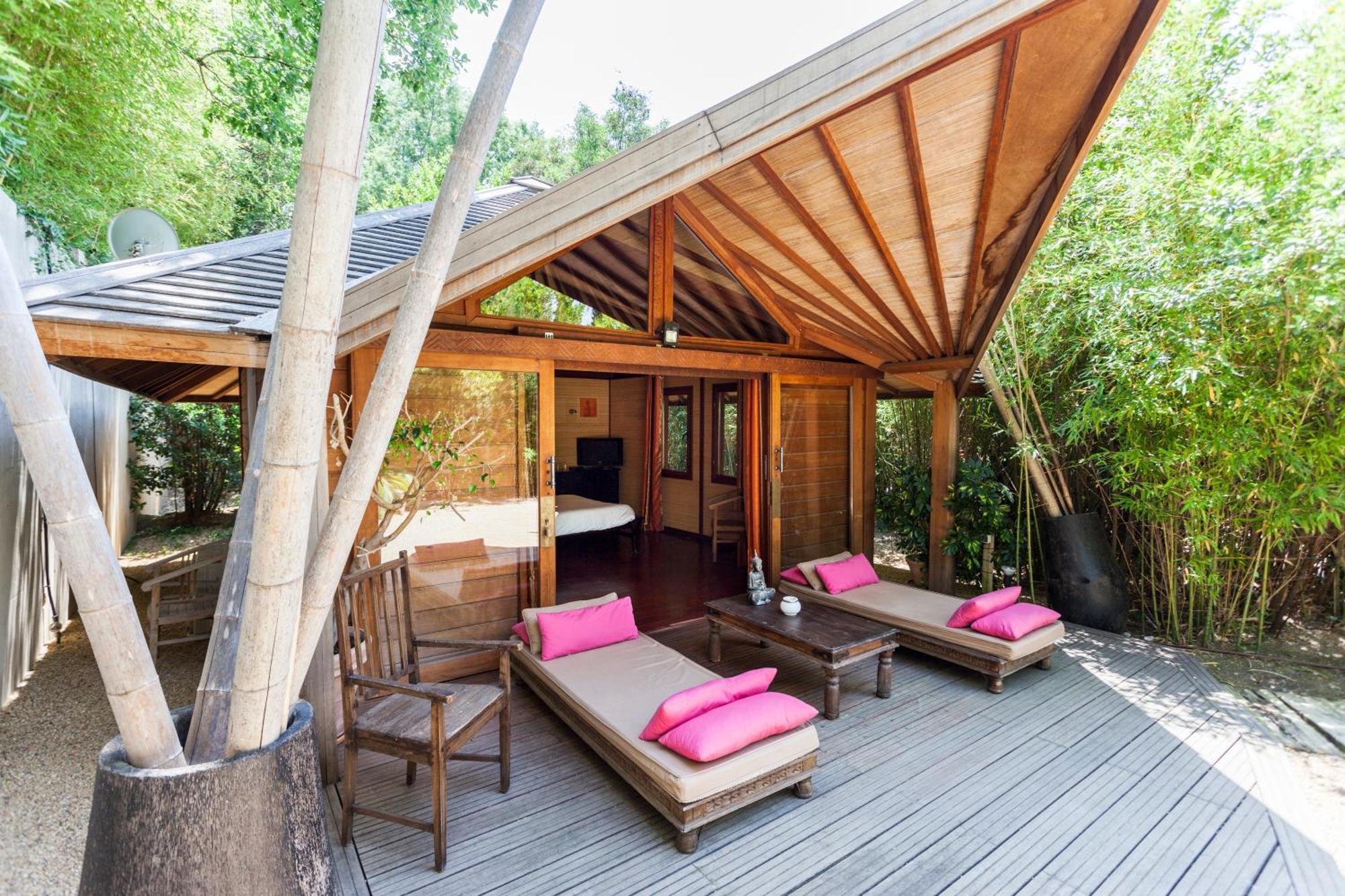Bungalow Deluxe