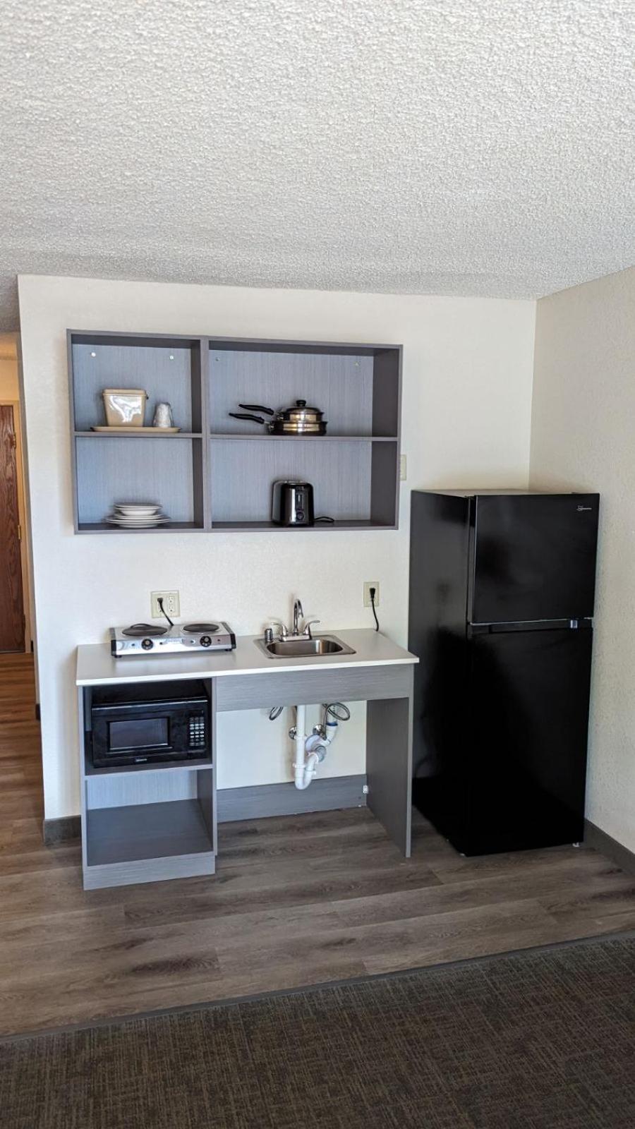 King Suite with Kitchenette - Non-Smoking