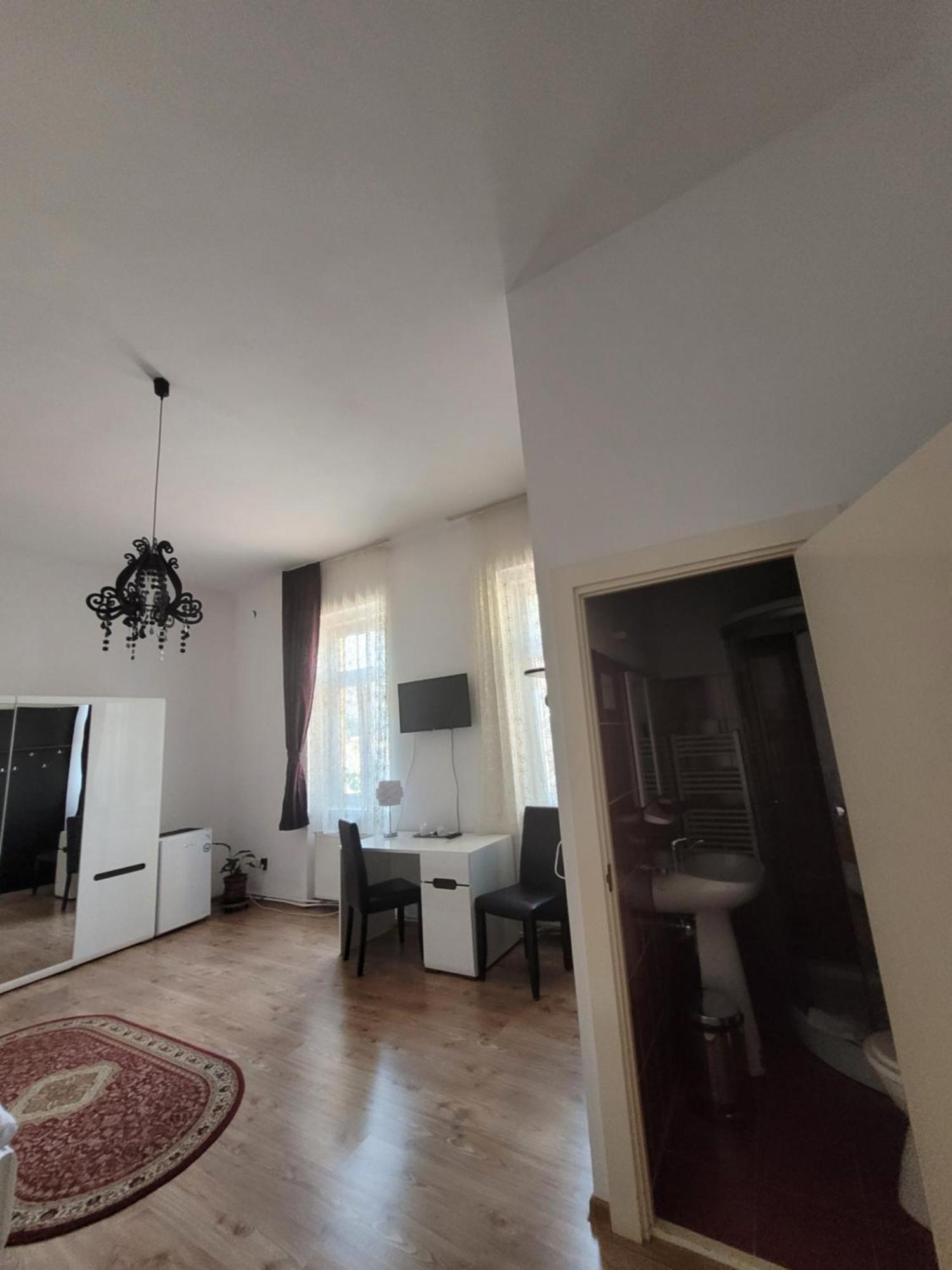 Driepersoonskamer met Eigen Badkamer