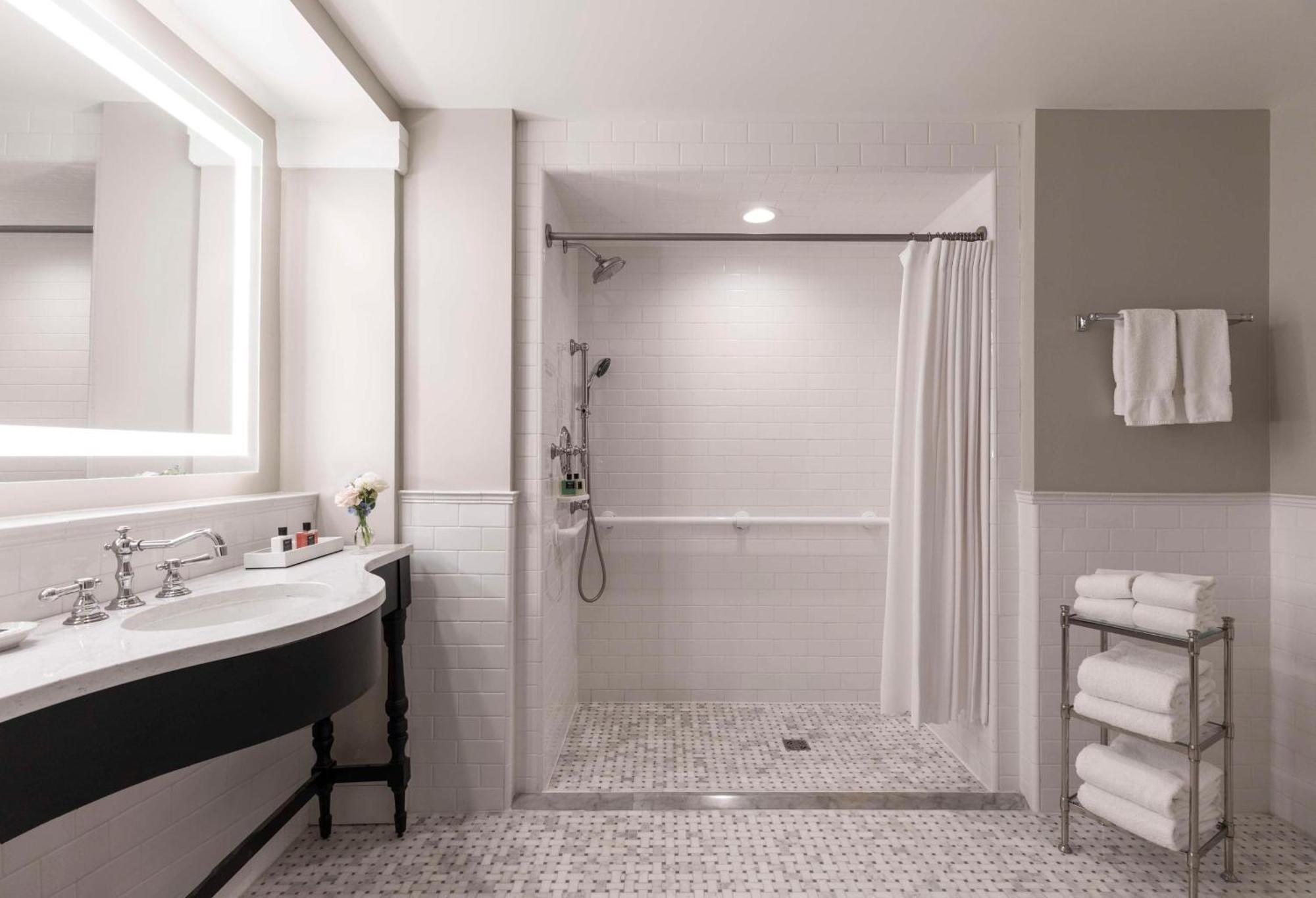 Premium King Room with Accessible Shower
