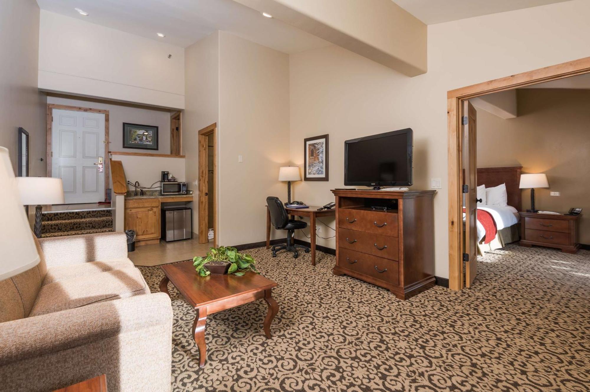 King Room with Sofa Bed - Non-Smoking