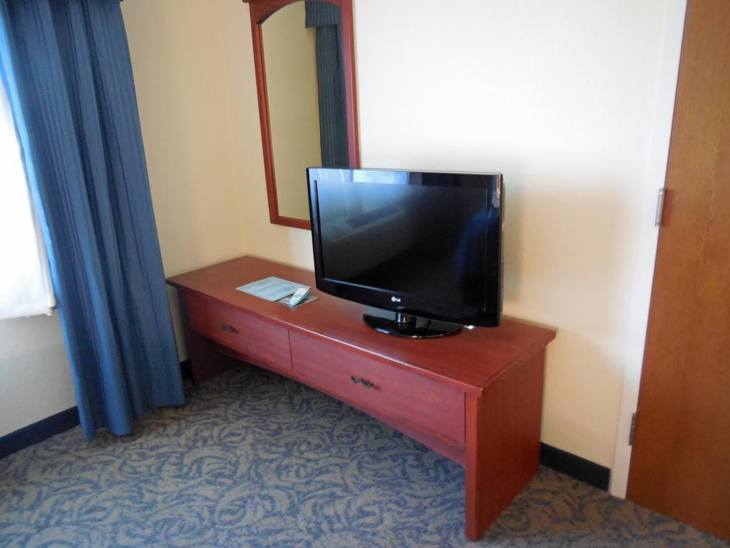 King Room - Non-Smoking