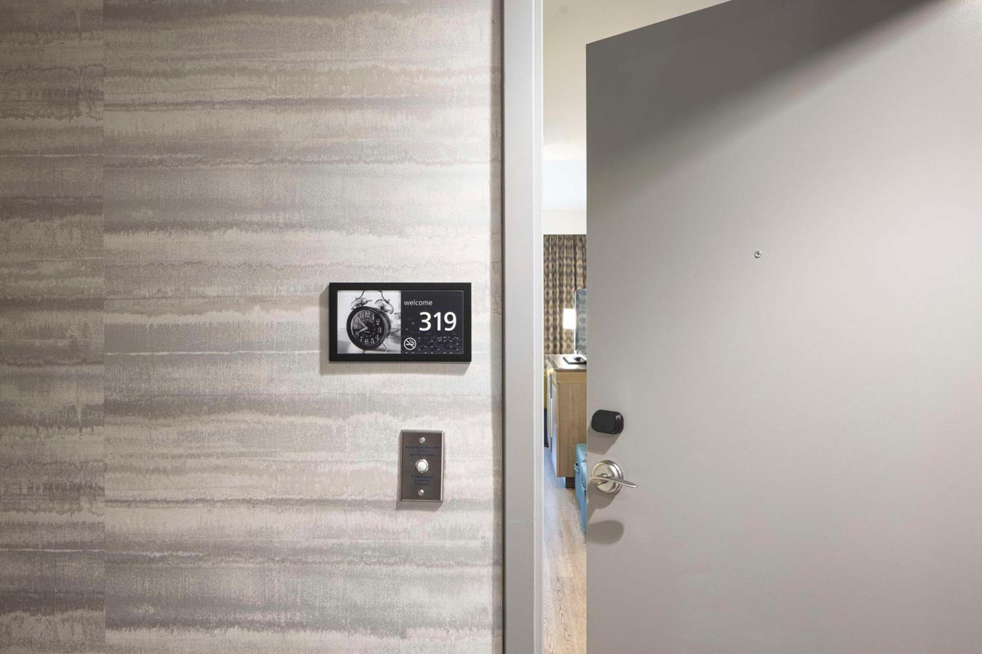 Chambre Lit King-Size - Adaptée aux Personnes Malentendantes - Non-Fumeurs