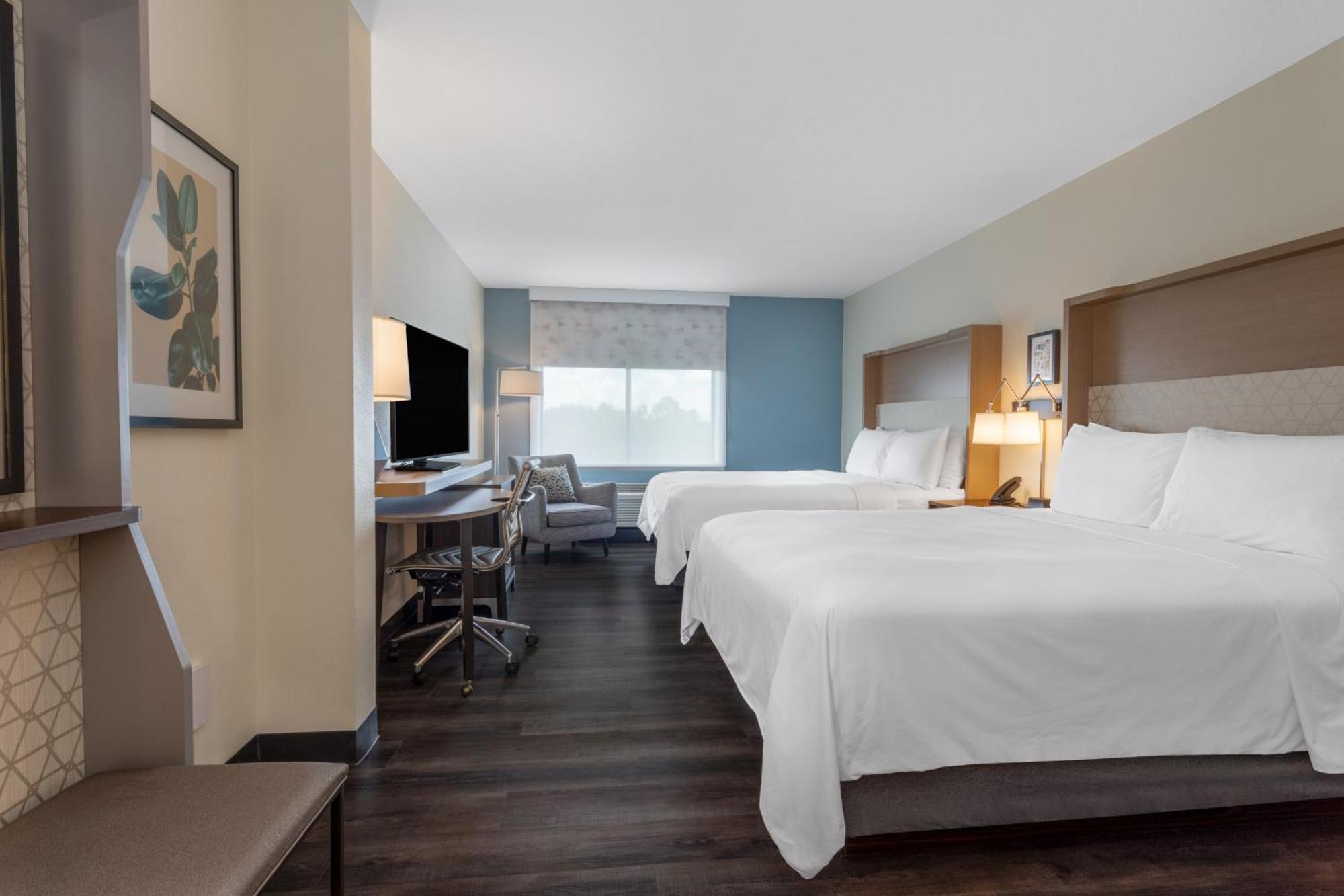 Standard Queen Room with Two Queen Beds,1544617819:JPEG